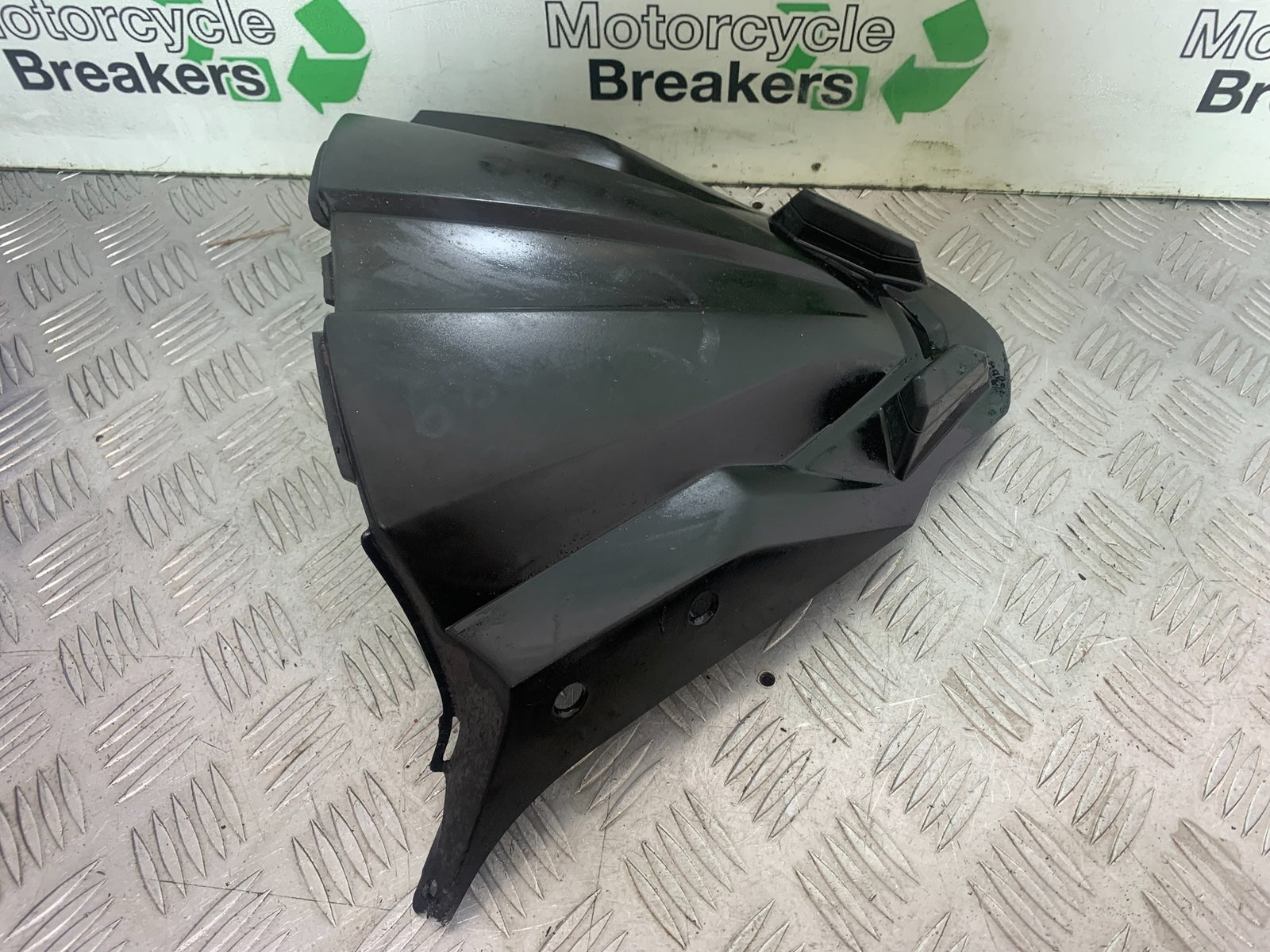 KAWASAKI J125 J125 SCREEN INFILL PANEL   YEAR 2016-2020 (CMB1158)