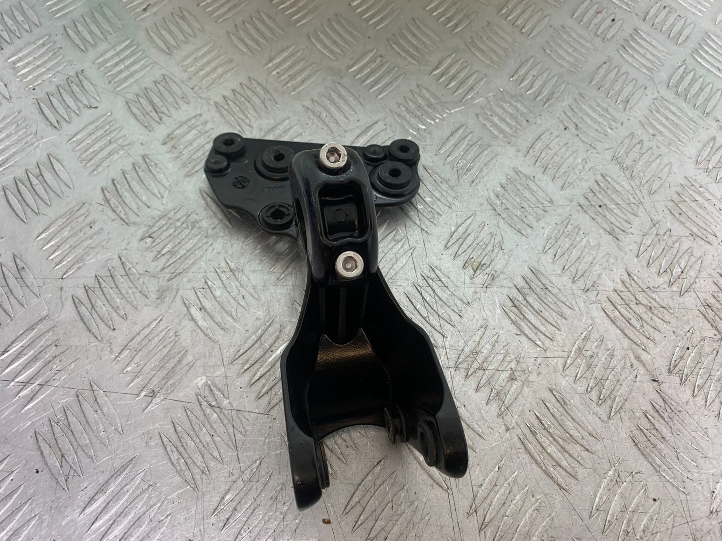 TRIUMPH 1050 SPEED TRIPLE HEADLIGHT BRACKET  YEAR 2005-2007 (CMB1322)
