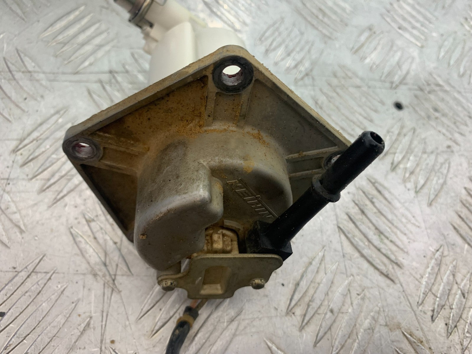 KAWASAKI KXF450 KXF 450 PETROL PUMP  YEAR 2013 CMB1217)