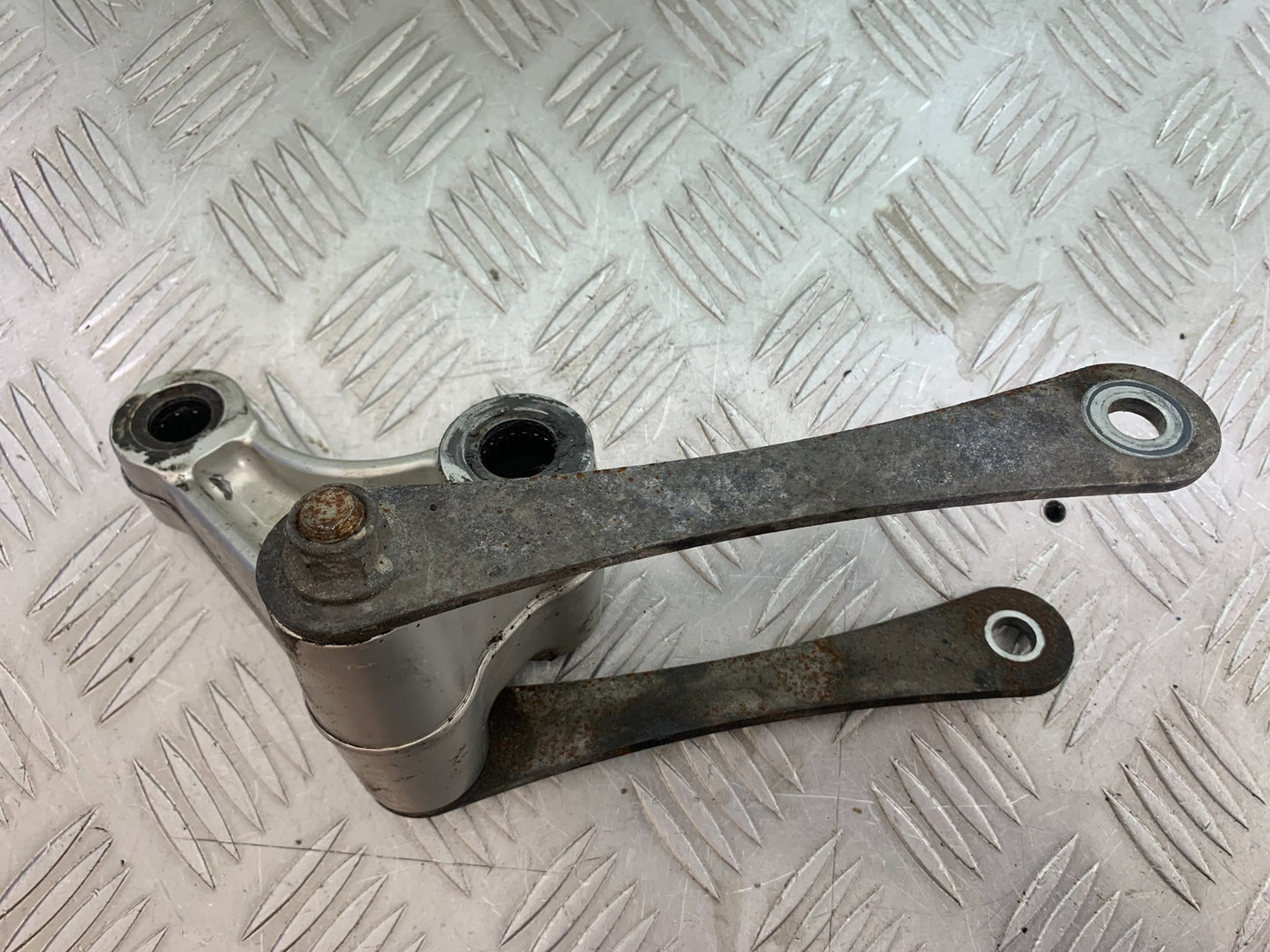 MV AGUSTA 800 F3 REAR SHOCK LINKAGE YEAR 2013-2016 (CMB1152)