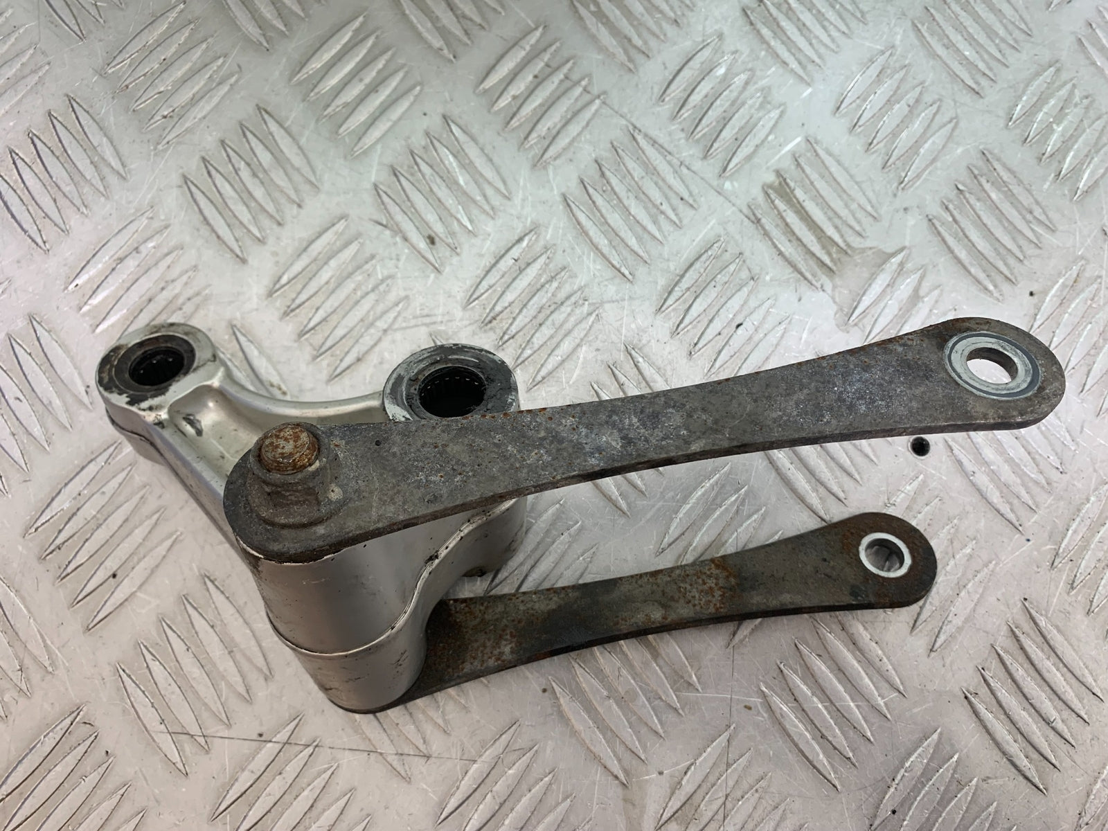 MV AGUSTA 800 F3 REAR SHOCK LINKAGE YEAR 2013-2016 (CMB1152)