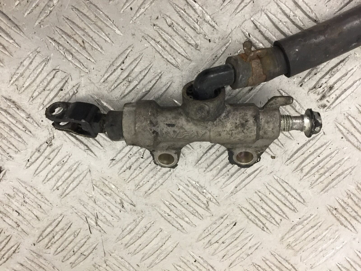 KAWASAKI ZX9R ZX9B REAR BRAKE MASTER CYLINDER  YEAR 1994 (STOCK 860)