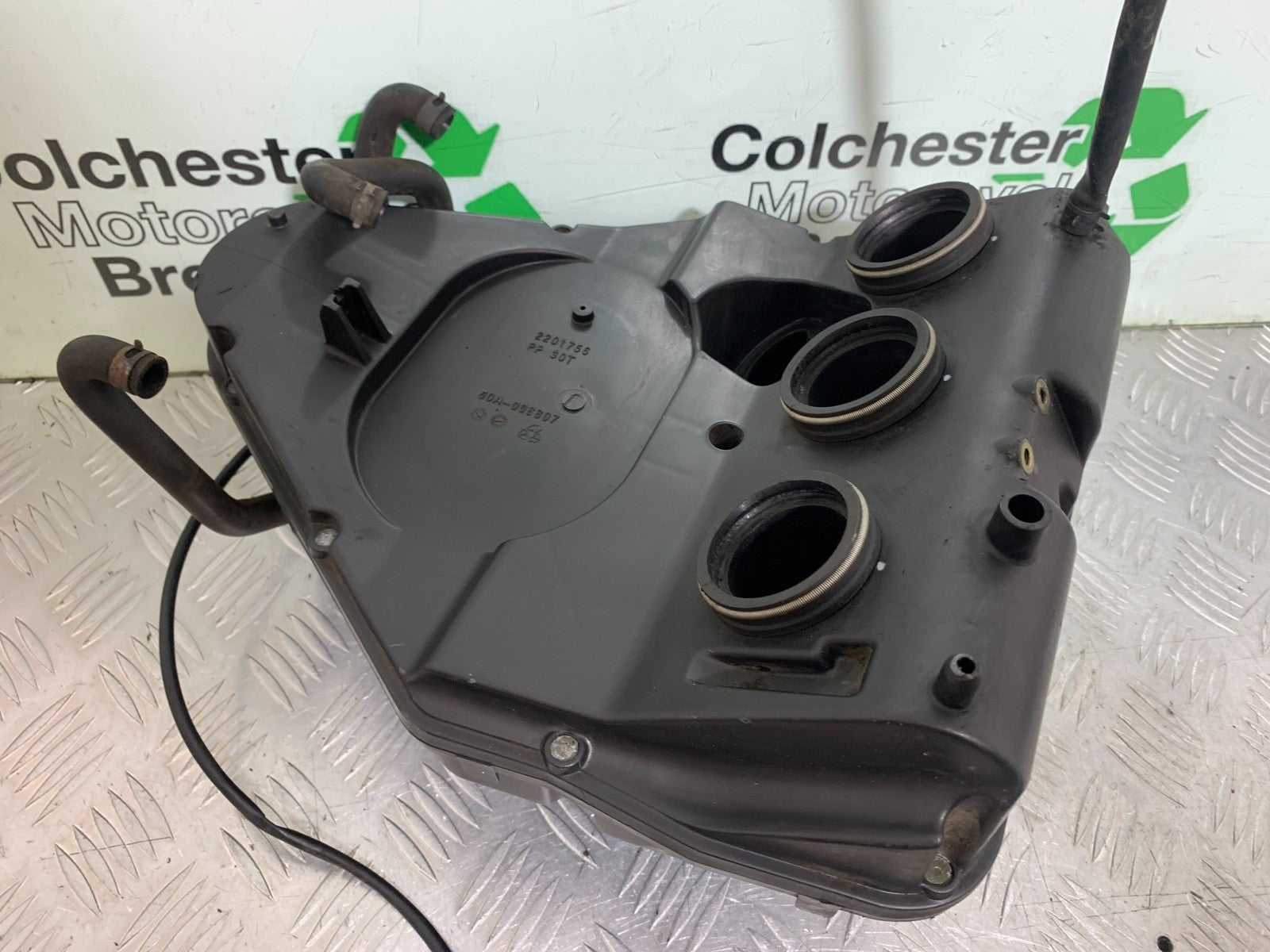 TRIUMPH 955i SPRINT ST AIRBOX YEAR 1999-04 (CMB1230)