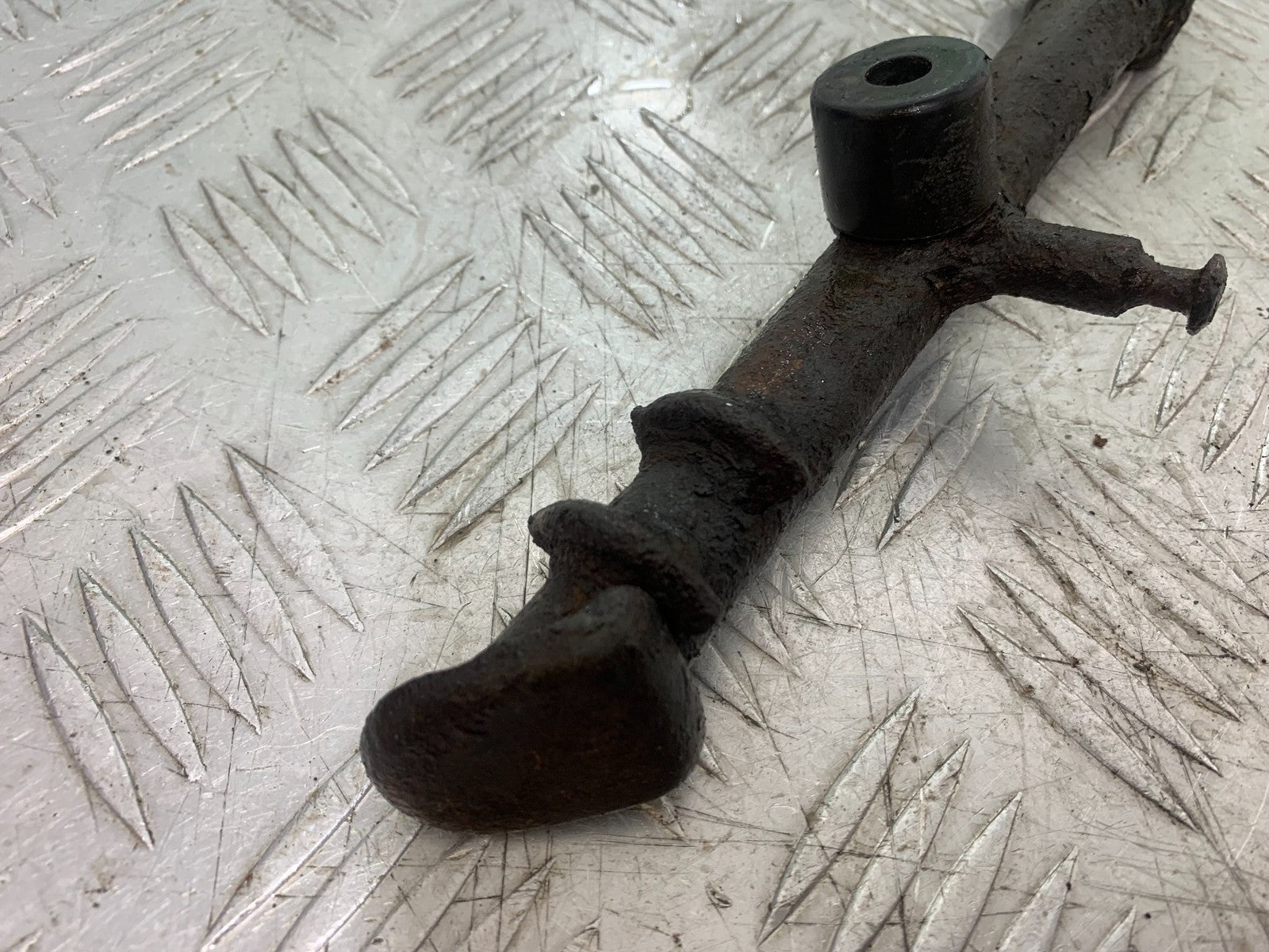 PIAGGIO VESPA GTS 125 SIDE STAND  YEAR 2009-2014  (CMB1261)