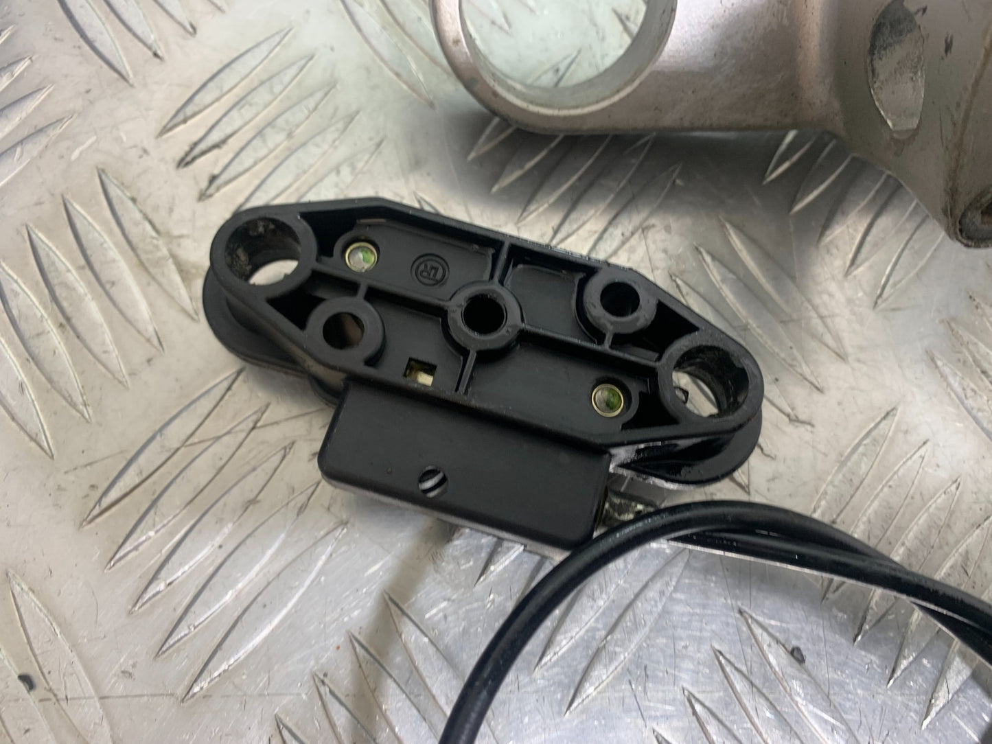 SUZUKI GSF600 GSF 600 BANDIT LOCKS AND KEY  YEAR 2001-2003 (CMB1157)