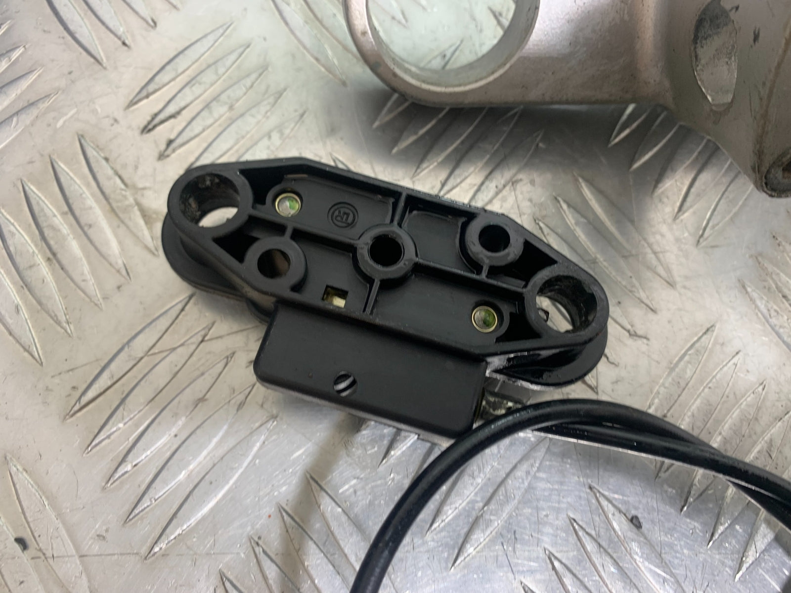 SUZUKI GSF600 GSF 600 BANDIT LOCKS AND KEY  YEAR 2001-2003 (CMB1157)