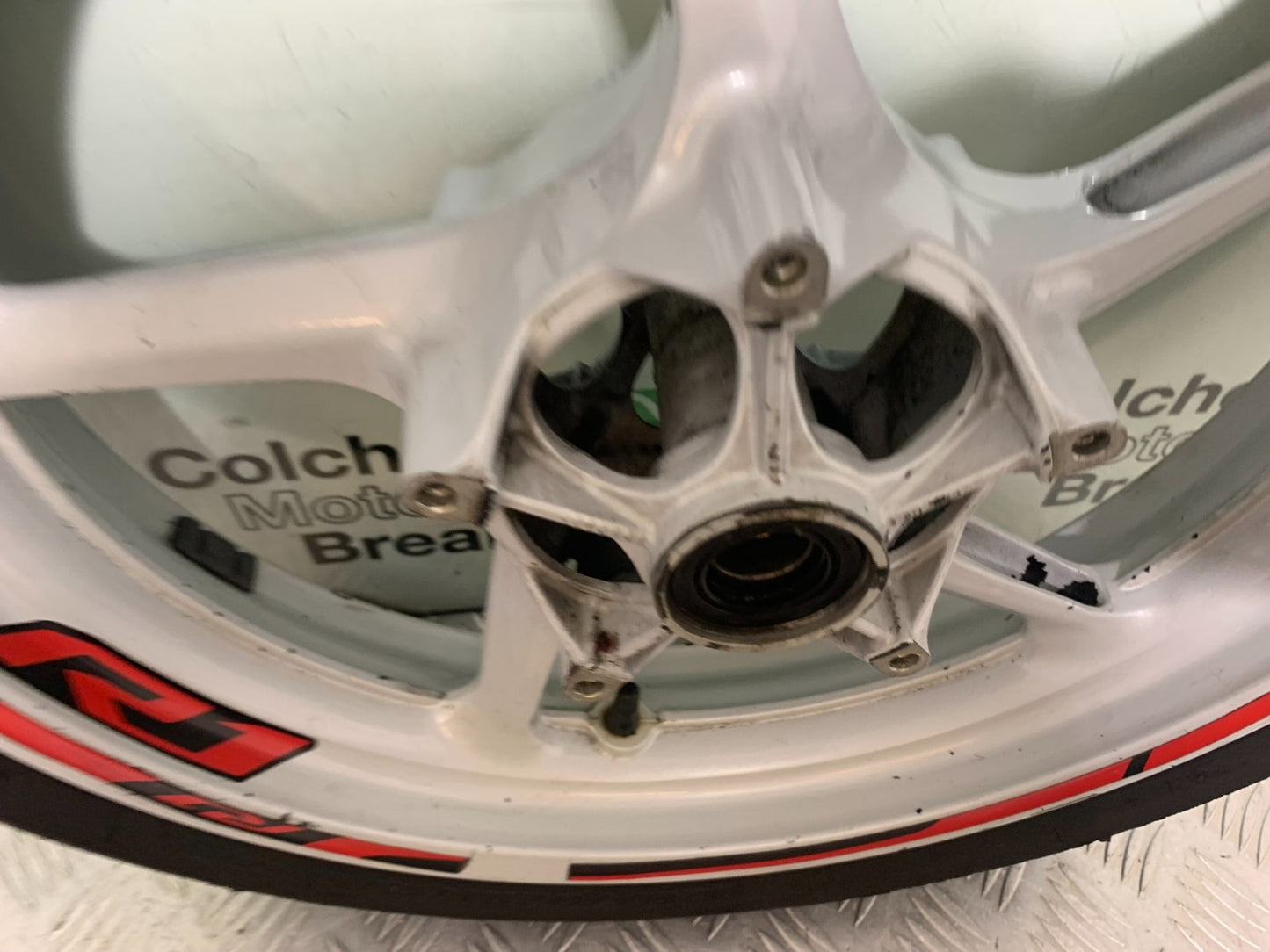 YAMAHA YZF R1 4C8  FRONT WHEEL  YEAR 2007-2008 (CMB1237)