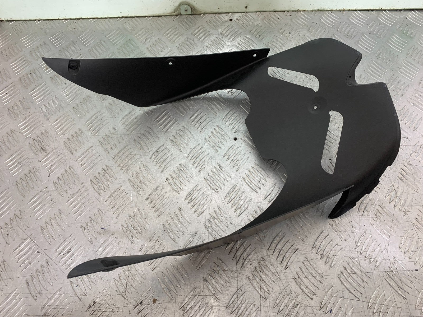 KAWASAKI ZX10R ZX10 R FAIRING V-PIECE   2008-2010 (CMB1301)