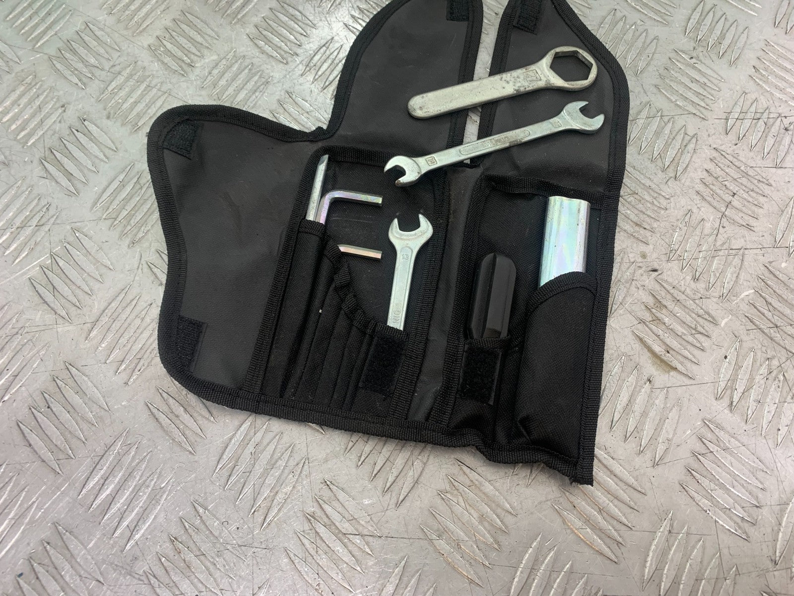 TRIUMPH TIGER 800 XRT TOOL KIT   2018-2020 (CMB1193)