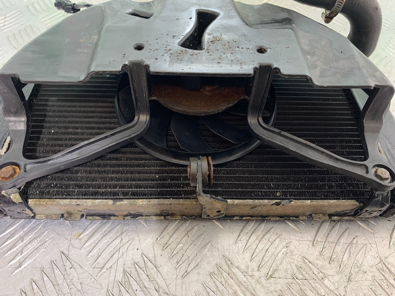 HONDA CBF600 CBF 600 RADIATOR AND FAN YEAR 2004 -07 (CMB1247)