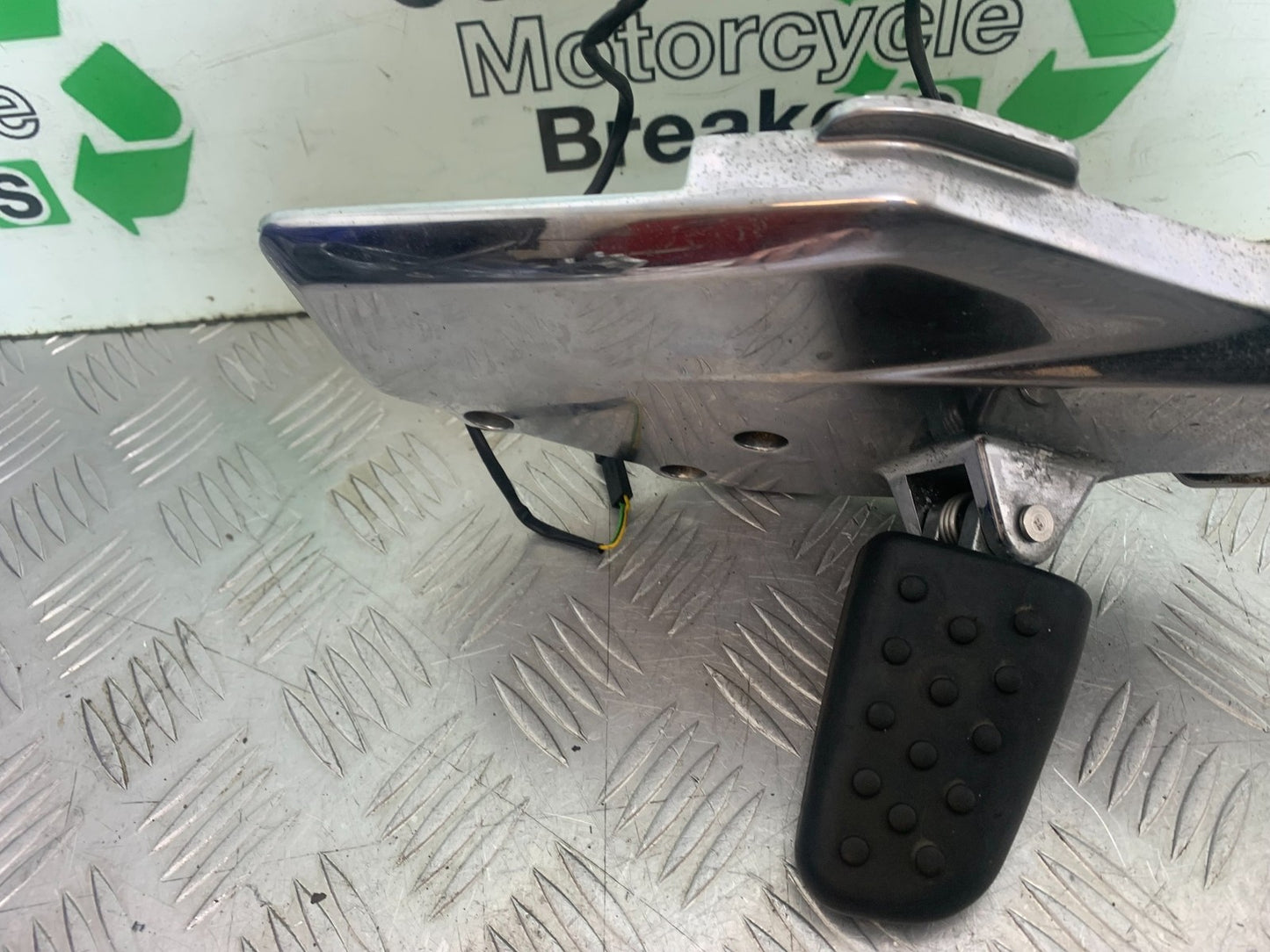 BMW K1200 K 1200 LT RIGHT HANGER PEG PEDAL  YEAR 1999-07 (CMB1271)