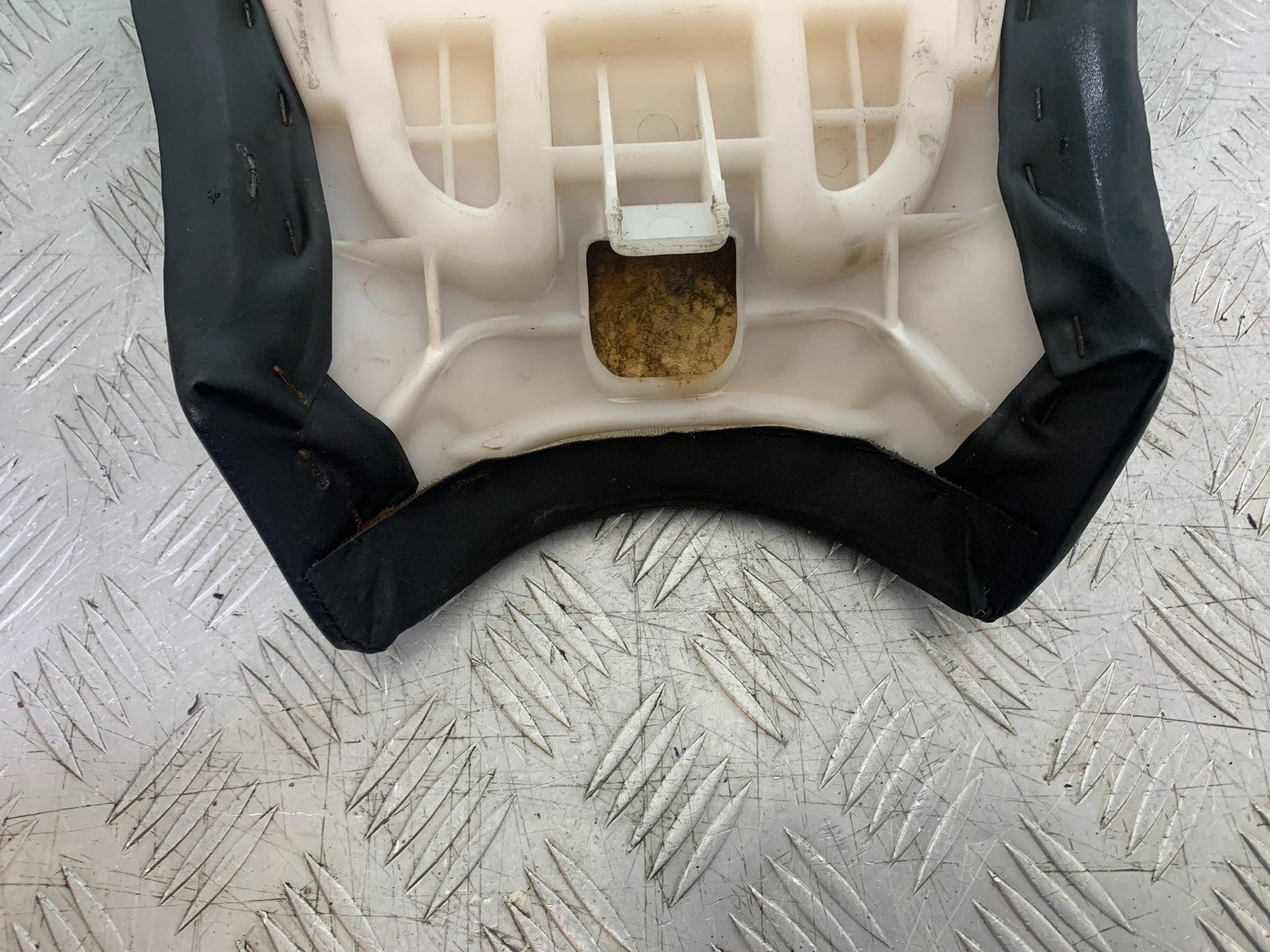 YAMAHA YZF R1 4XV FRONT SEAT  YEAR 1998-99 (CMB1291)