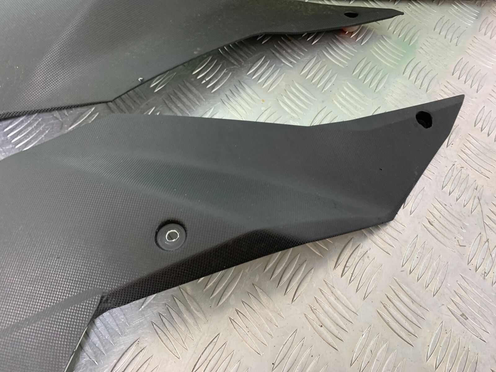 KTM 990 SUPERMOTO T LOWER TANK PANELS   YEAR 2010-2011  (CMB1032)