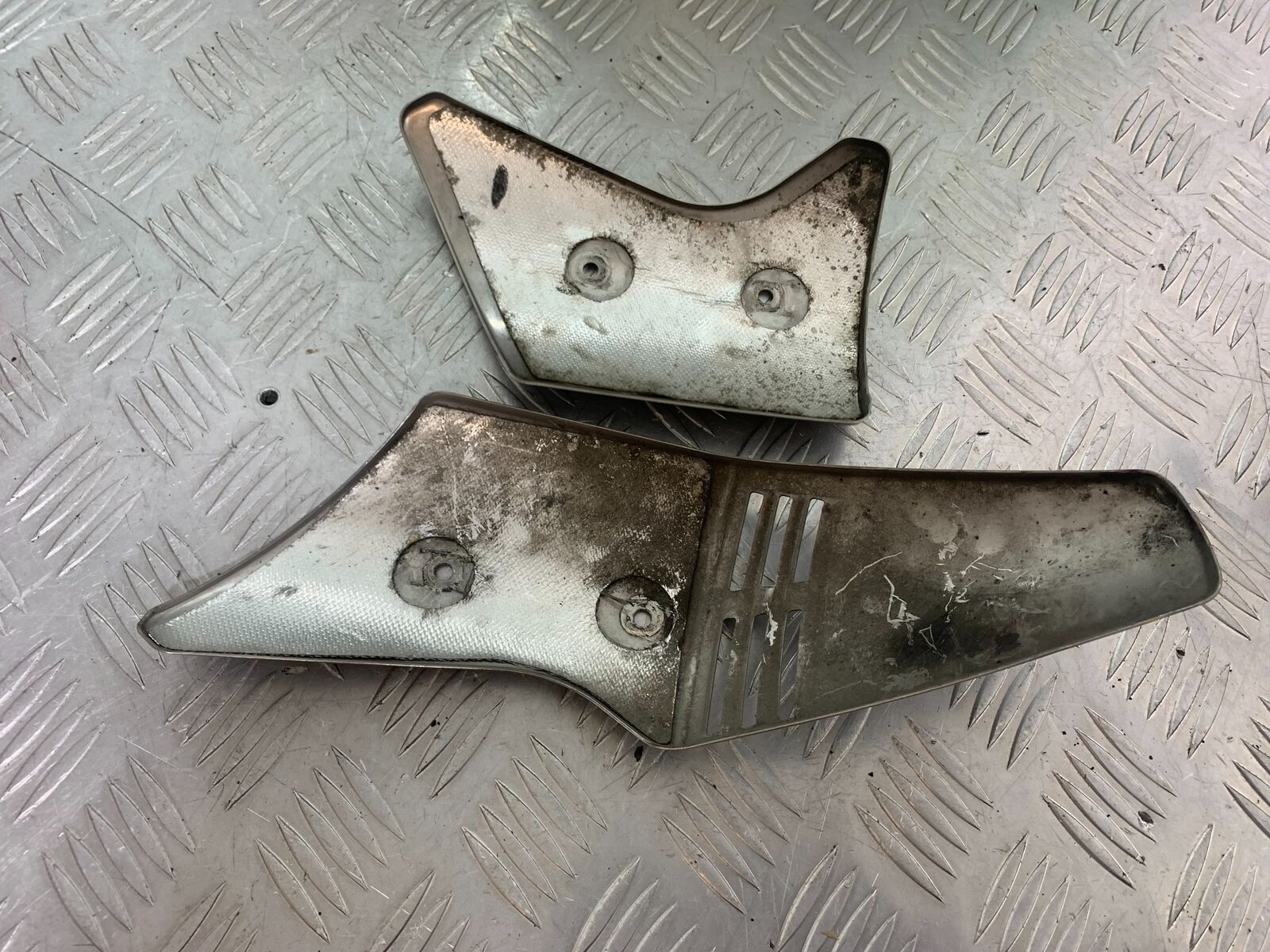 HUSQVARNA TE630 TE 630 EXHAUST SHIELDS  YEAR 2010-11 (CMB1120)