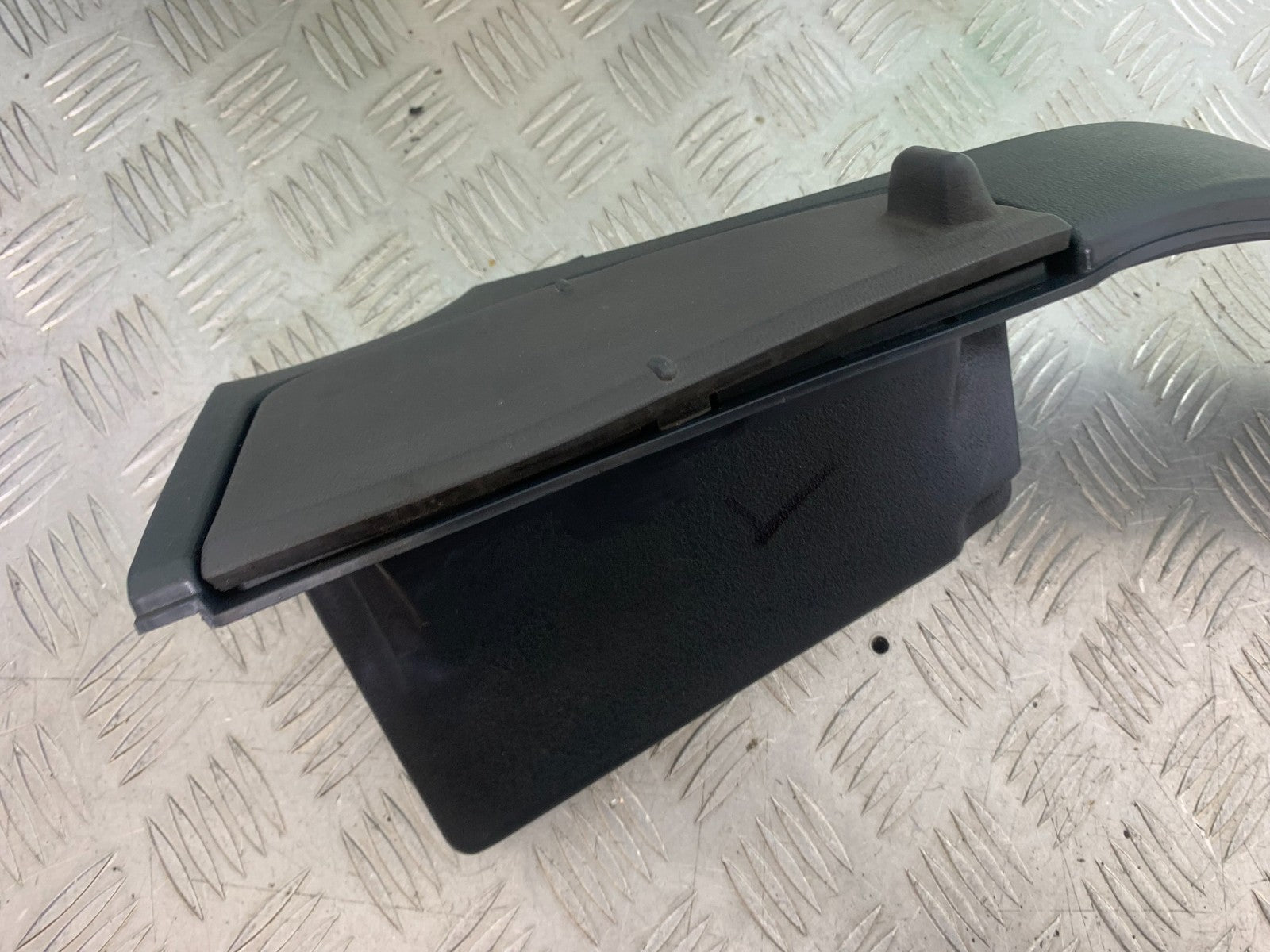 HONDA ST1100 PAN EUROPEAN LEFT SIDE TRIM AND LID   YEAR 1993-2001 (CMB1195)