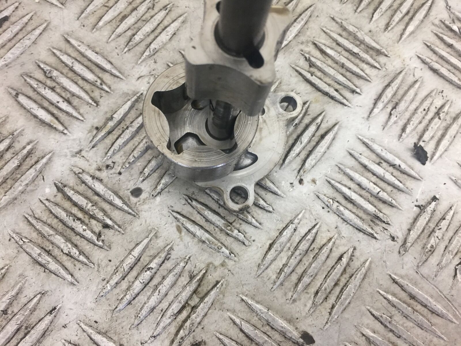KAWASAKI ZXR400 ZXR 400 L OIL PUMP YEAR 1991 1994