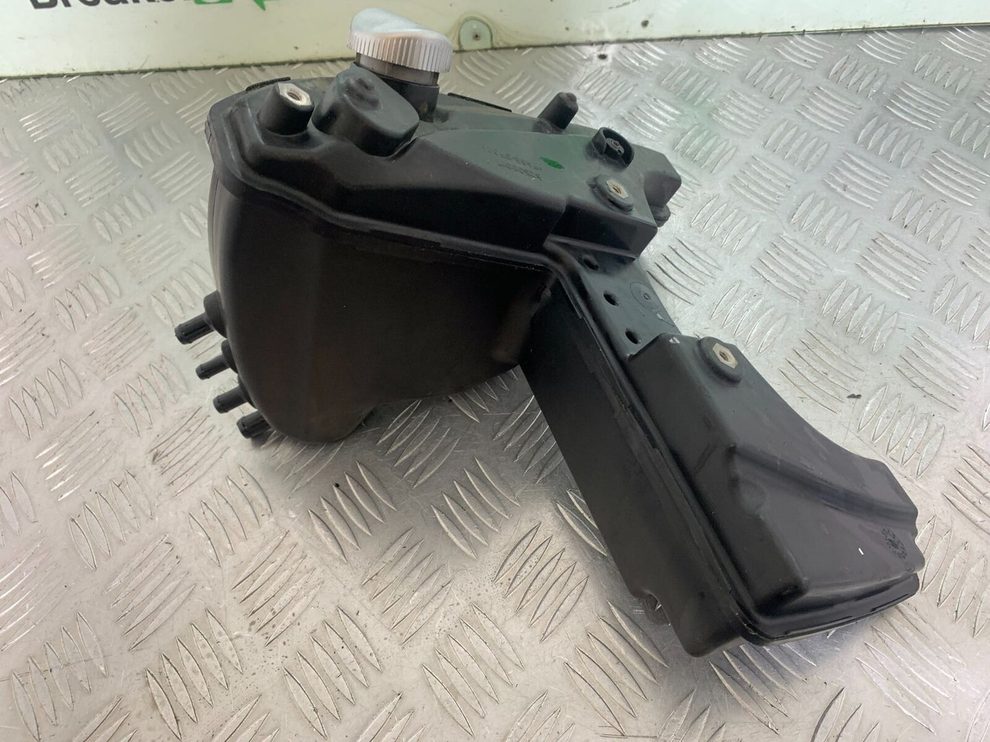 HARLEY DAVIDSON XL883 N IROD OIL TANK YEAR 2020  (CMB1116)