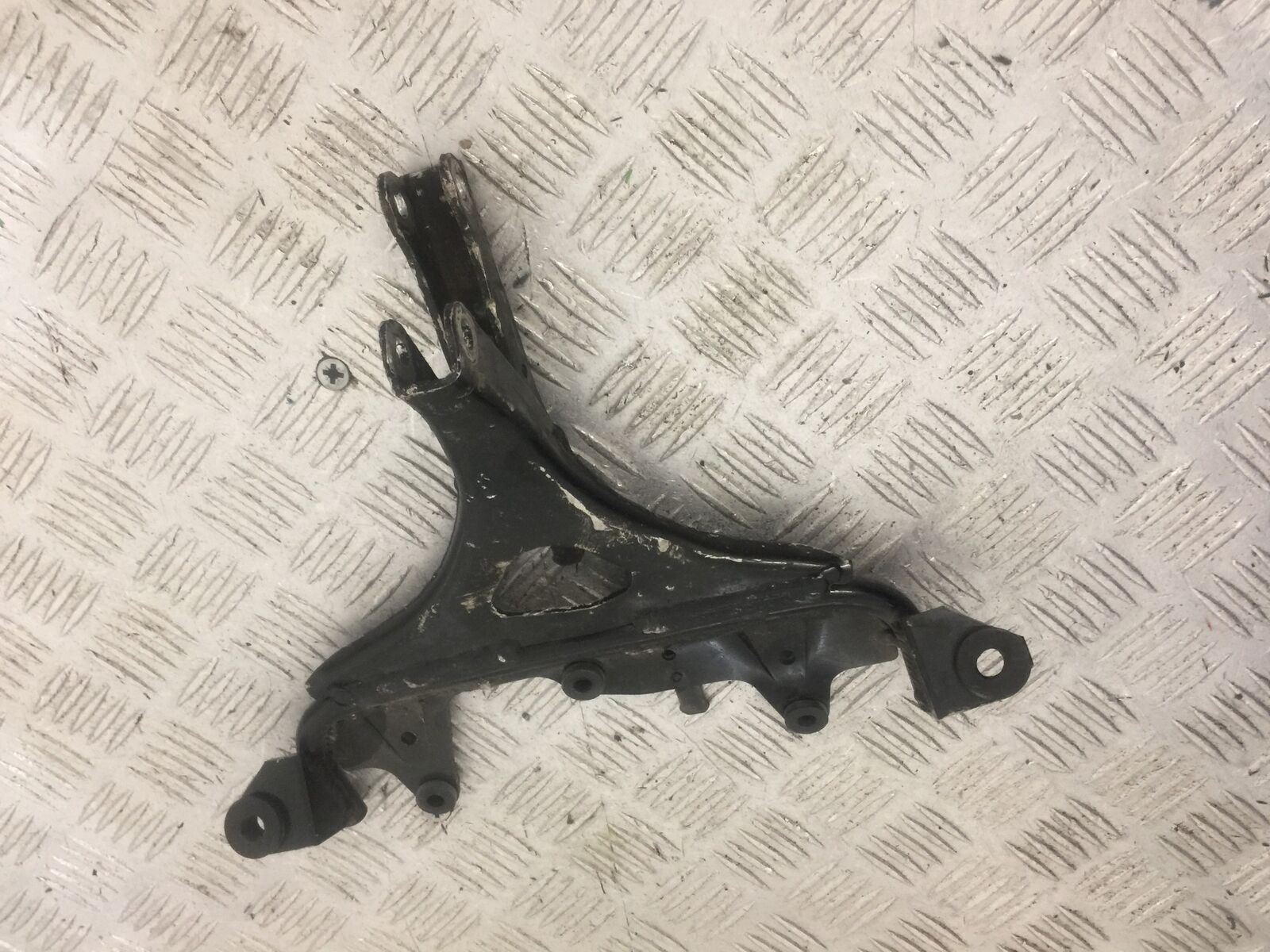 KAWASAKI ZX9R ZX9 E1 FAIRING BRACKET   YEAR 2000 (STOCK 816)