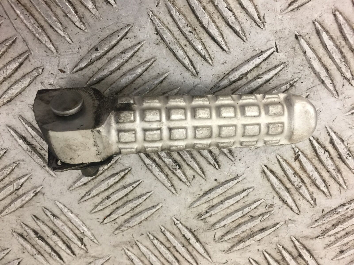 MOTO GUZZI SPORT 4V RIGHT REAR PEG YEAR 2009 (STOCK 469)