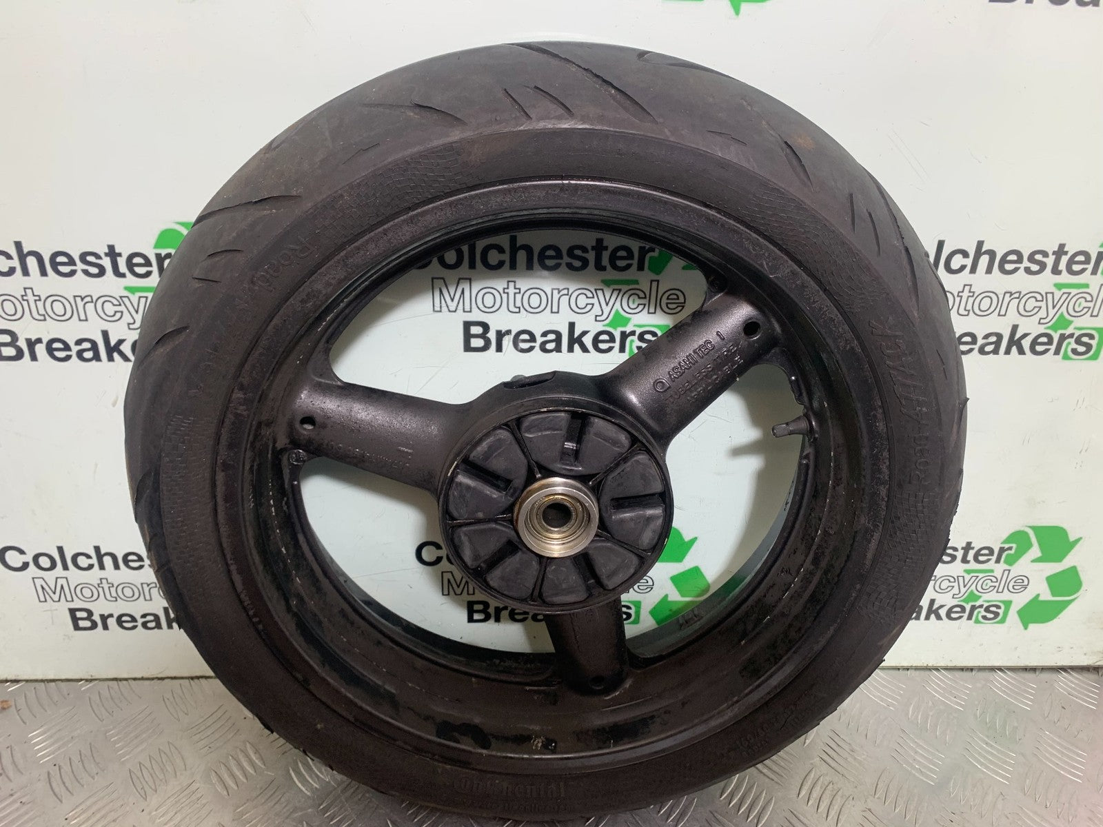 SUZUKI GSF600 GSF 600 BANDIT REAR WHEEL   2000-2004 (CMB1269)