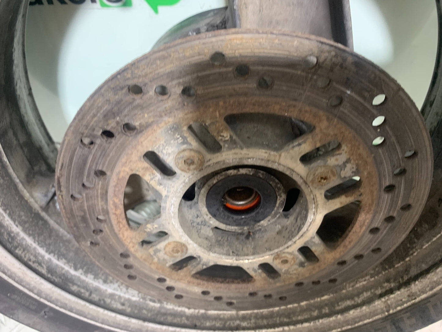 KAWASAKI ZZR1100 D REAR WHEEL AND DISC YEAR 1993-2001 (CMB1164)