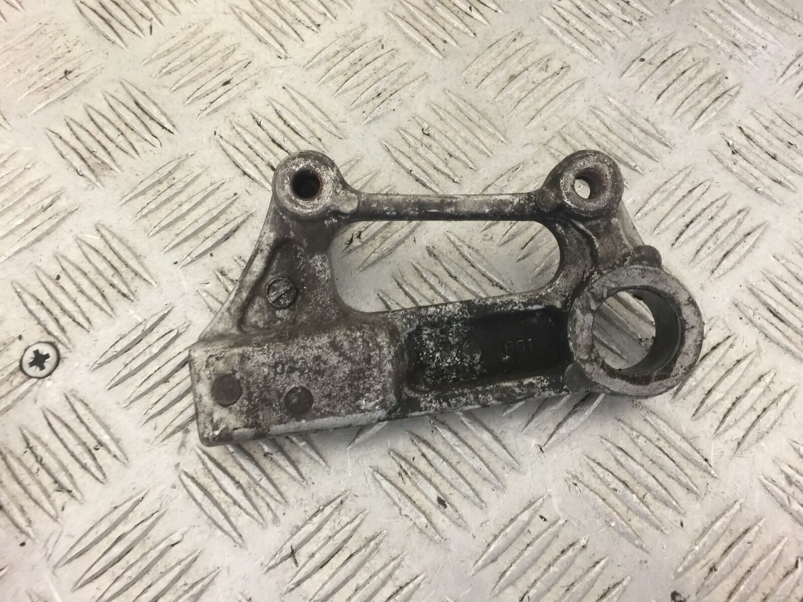 KAWASAKI ZX6R ZX6 J REAR CALIPER BRACKET  YEAR 2000  (STOCK 456)