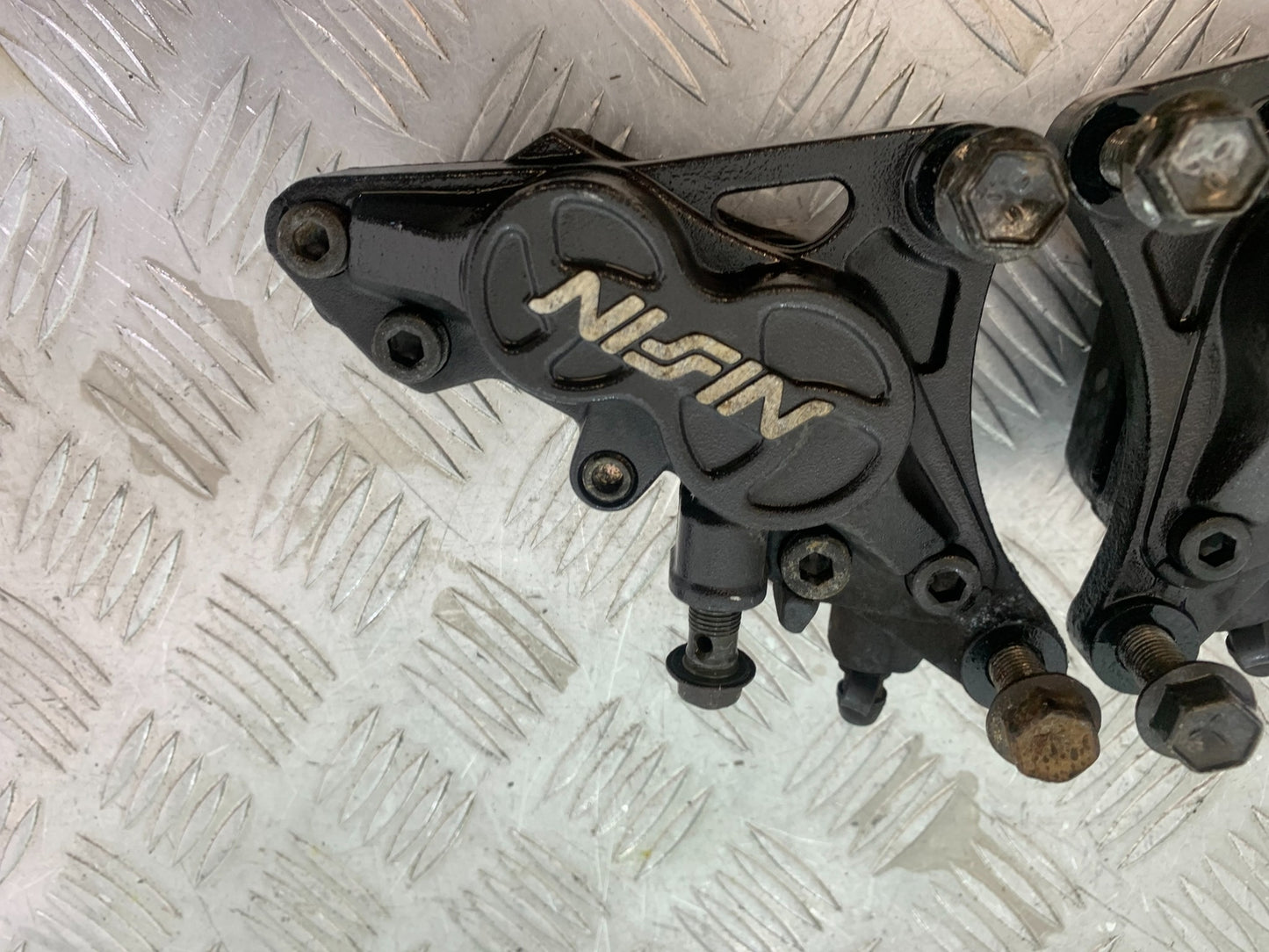 SUZUKI GSF1200  GSF 1200 BANDIT FRONT BRAKE CALIPERS   YEAR 1997-2000 (CMB1149)