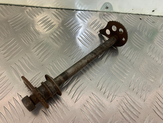 YAMAHA XT250 XT 250 REAR WHHEL SPINDLE  YEAR 1980-1982  (STOCK 944)