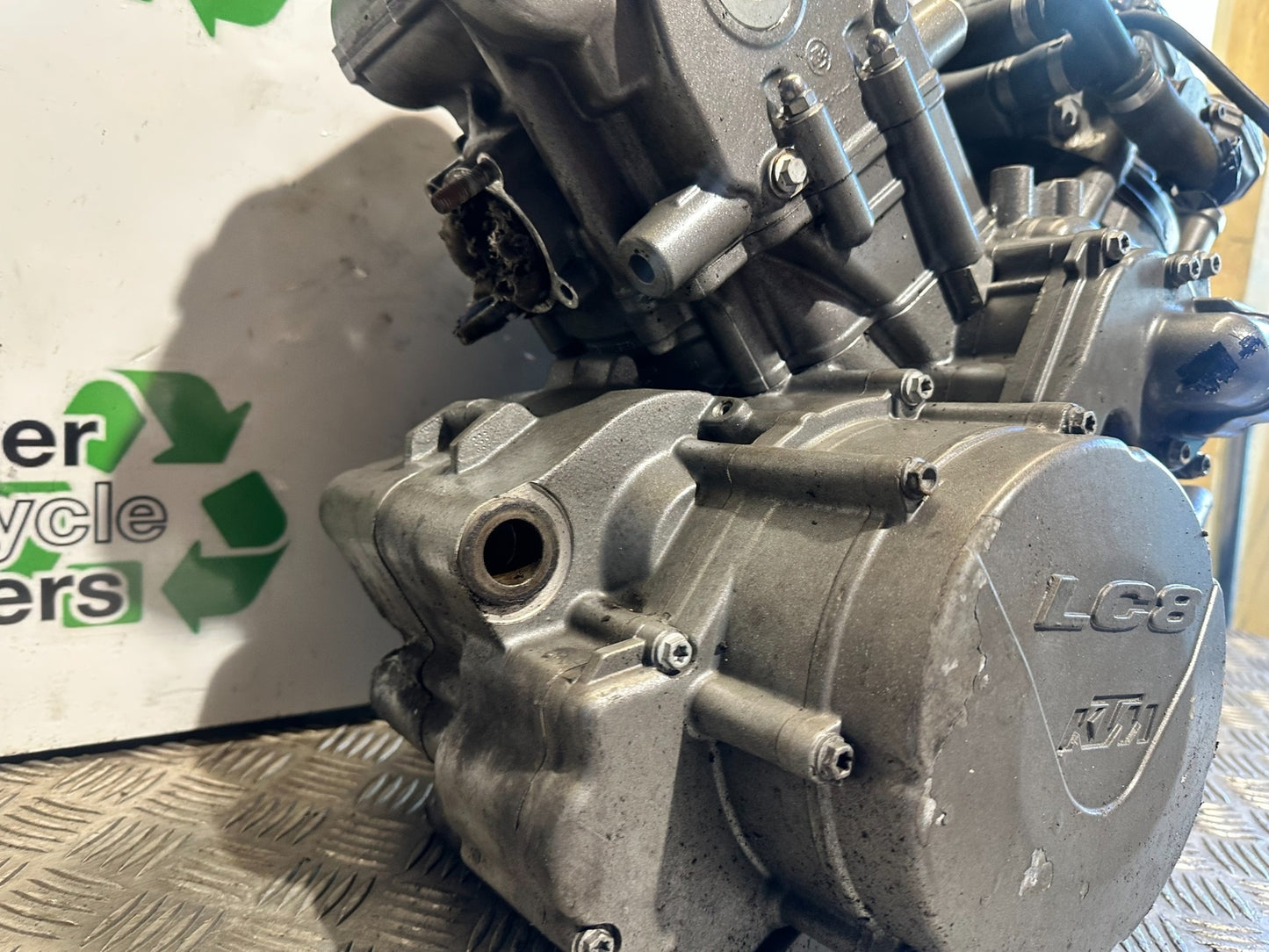 KTM 990 SUPERMOTO T SMT LC8 ENGINE YEAR 2010-2011  (CMB1127)