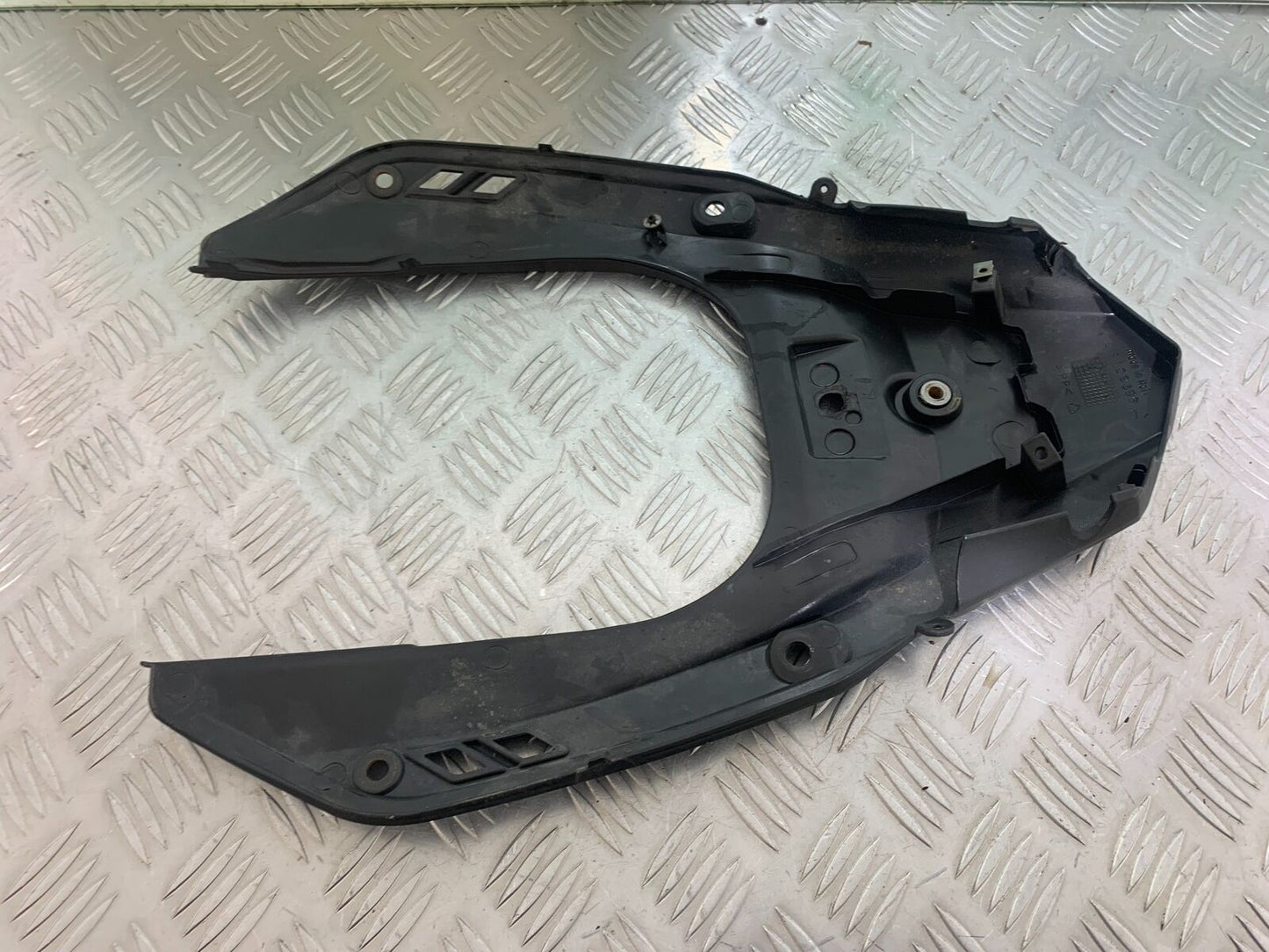 APRILIA 650 PAGASO STRADA TAIL PIECE YEAR 2005-2010 (CMB1057)