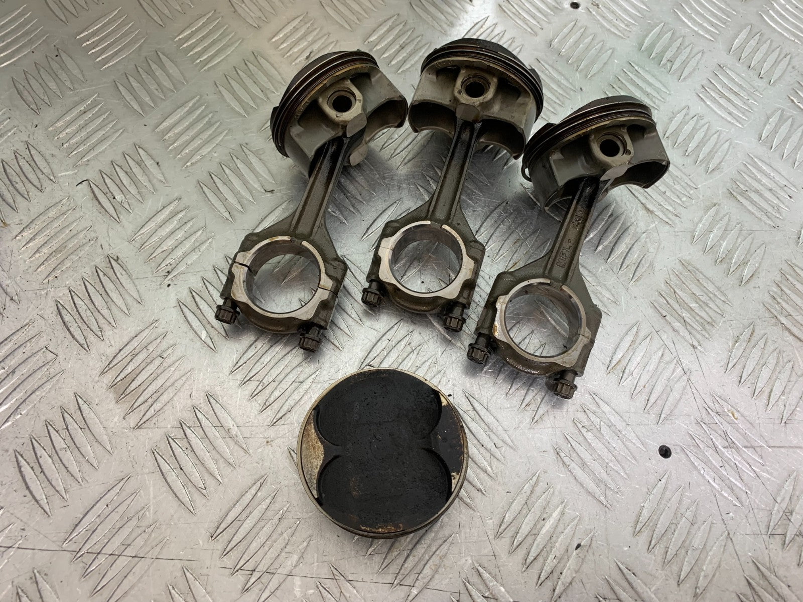 HONDA CBR1000 RR BARRELS AND PISTONS  YEAR 2008-2011  (CMB1330)