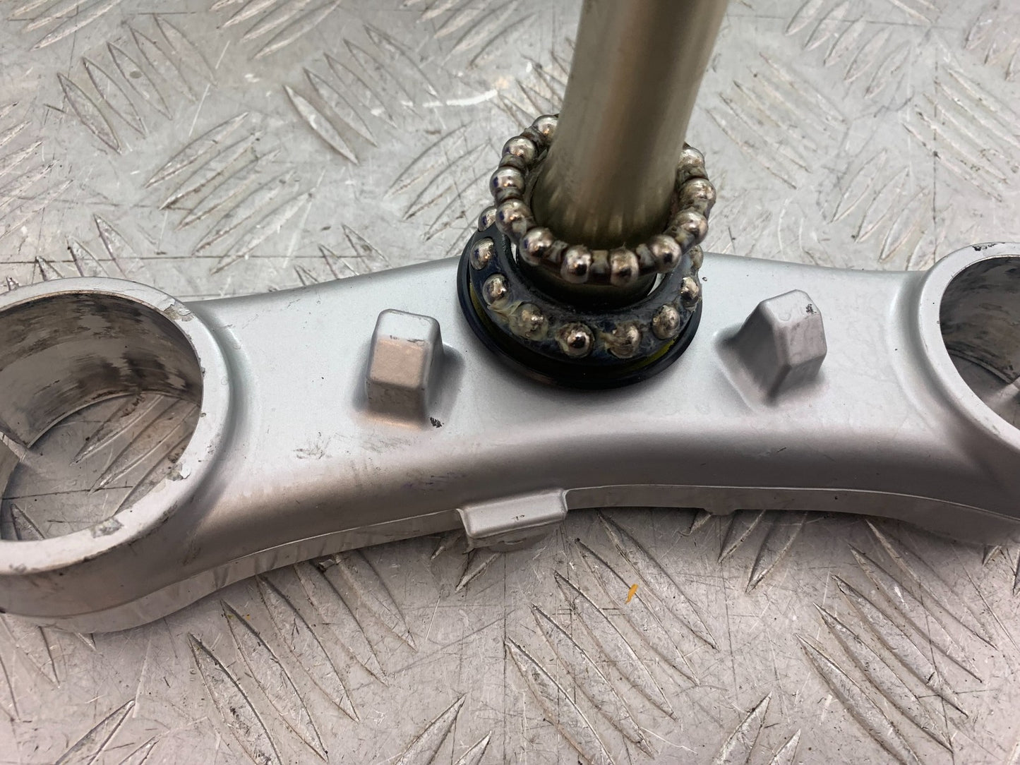 HONDA CBR1000 rr FIREBLADE BOTTOM YOKE  YEAR 2006 (CMB1220)