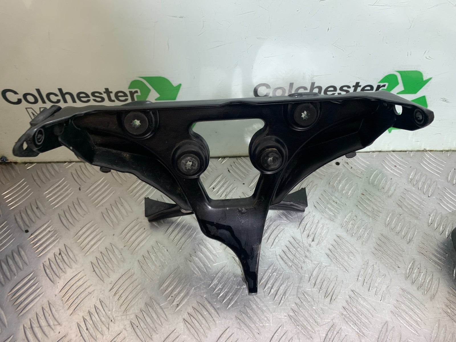 TRIUMPH 1050 SPRINT ST FAIRING BRACKET   2003-2011 (CMB1285)