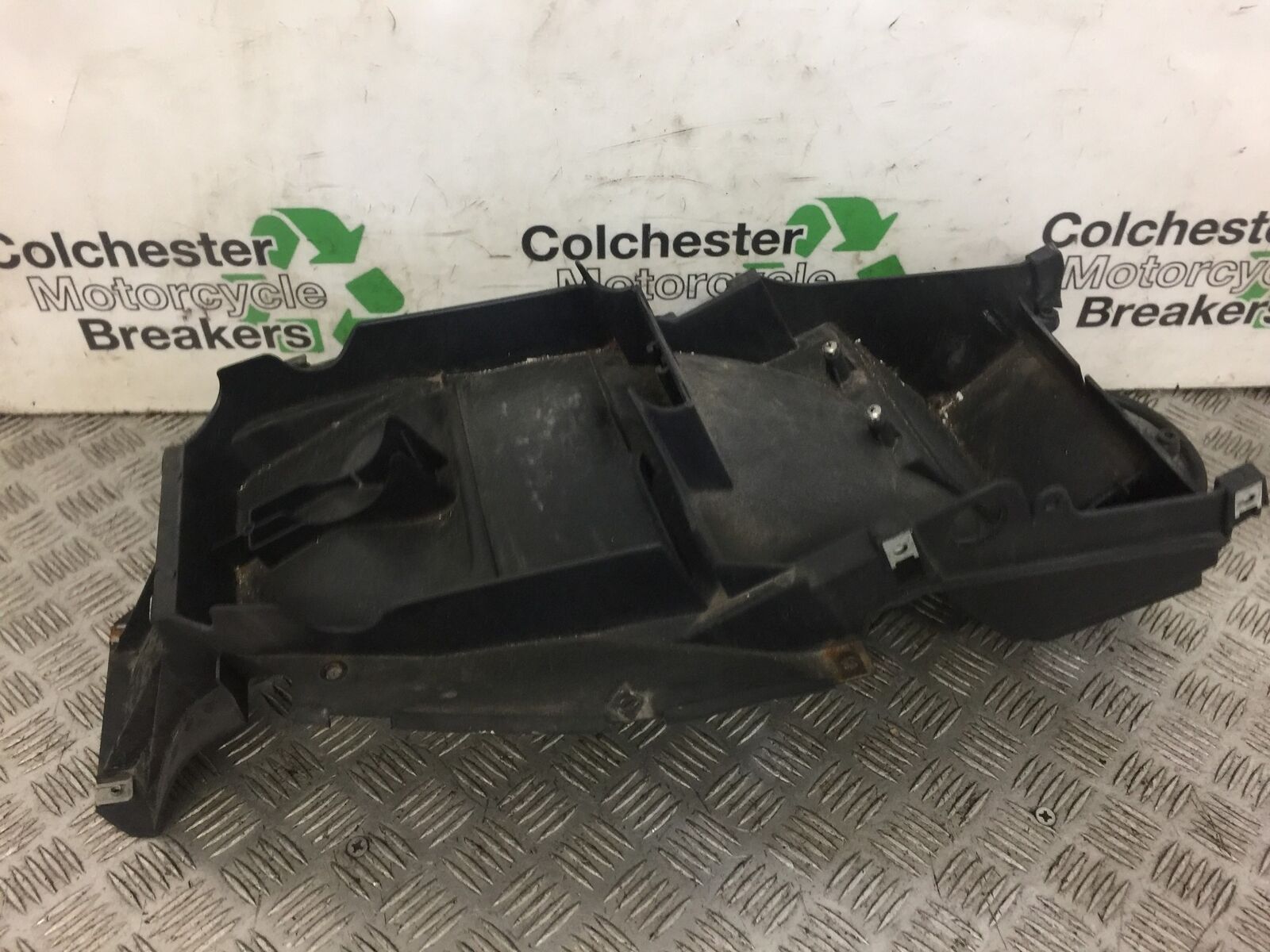 MOTO GUZZI SPORT 4V UNDERTRAY  YEAR 2009 (STOCK 469)