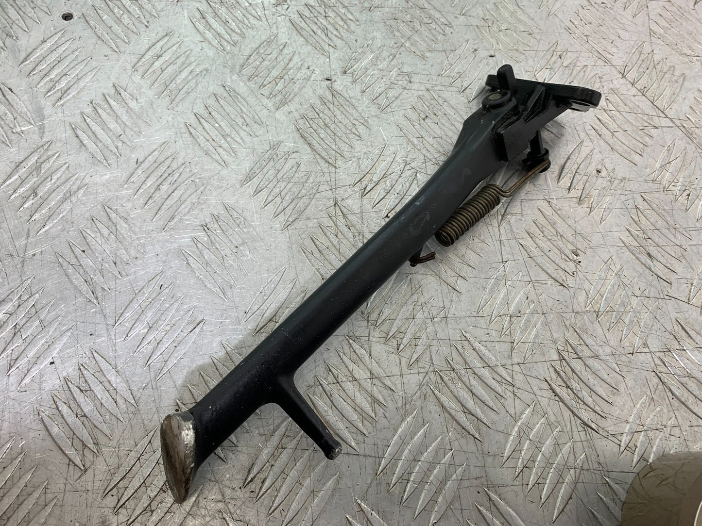 TRIUMPH 955I SPRINT RS SIDE STAND YEAR 1999-03 (CMB1313)