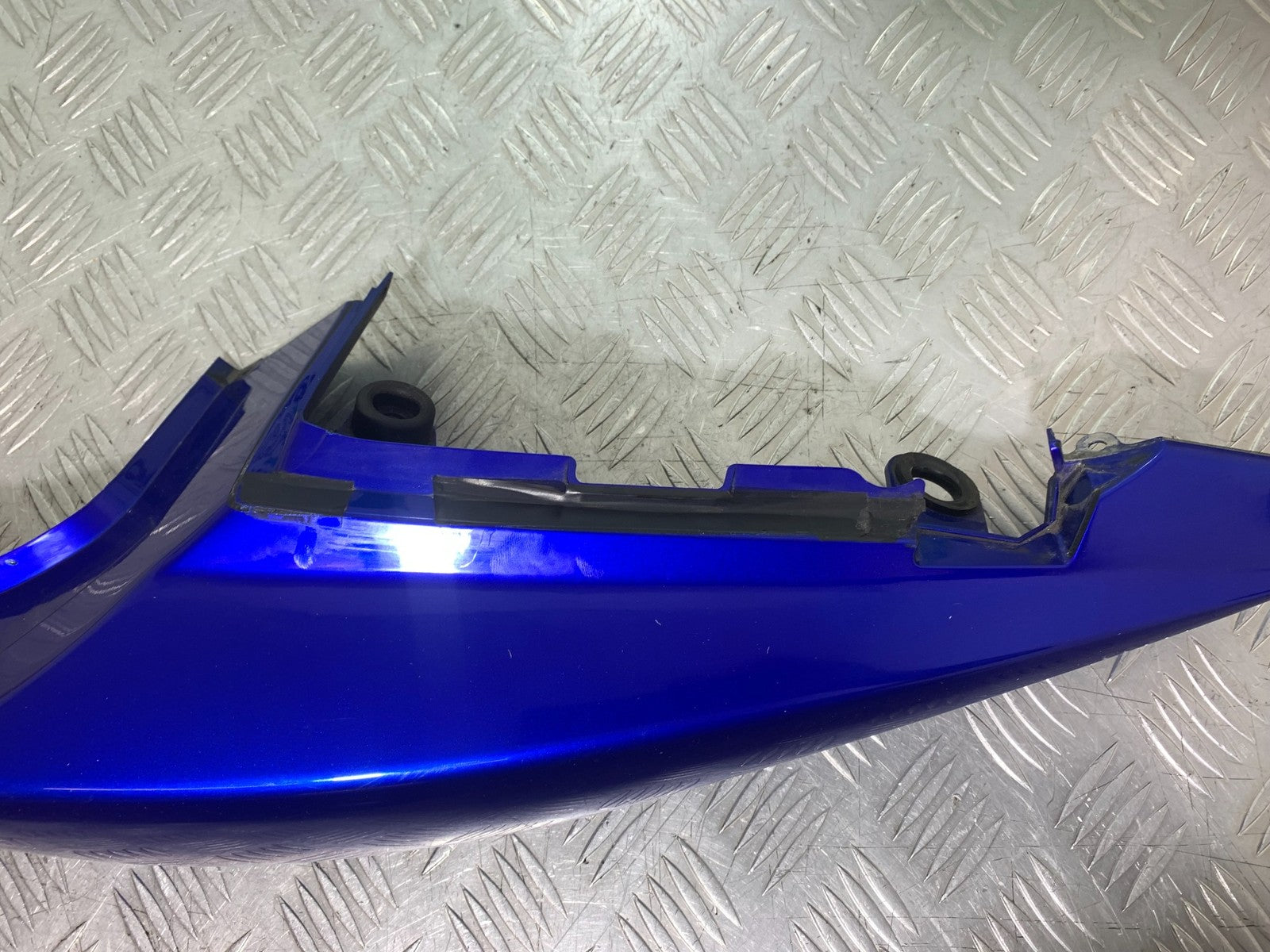 SUZUKI SV1000 SV 1000 LEFT SEAT PANEL YEAR 2003-2007 (CMB1293)