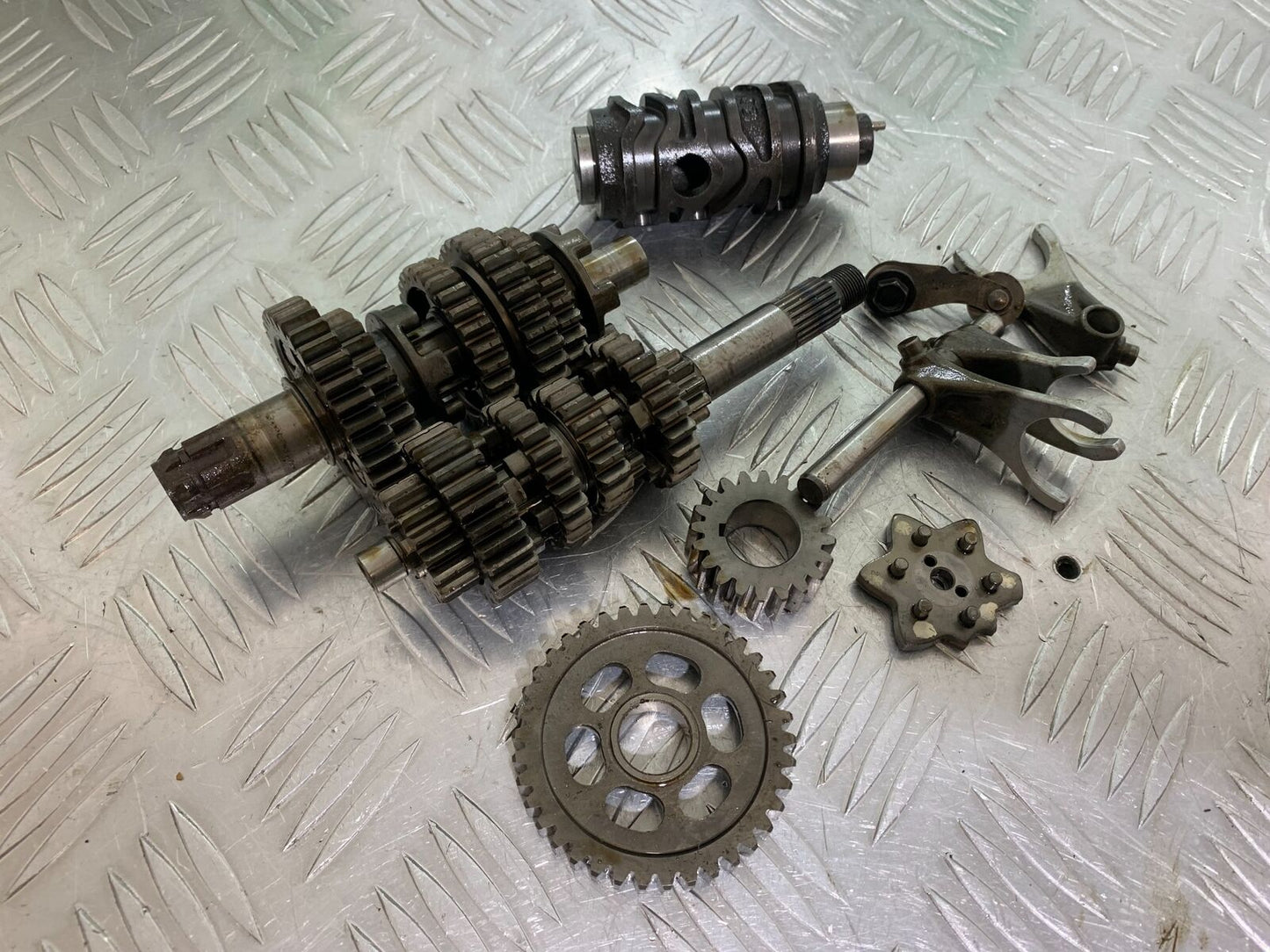 HONDA CBR125 CBR 125 GEARBOX YEAR 2004-06  (CMB1040)