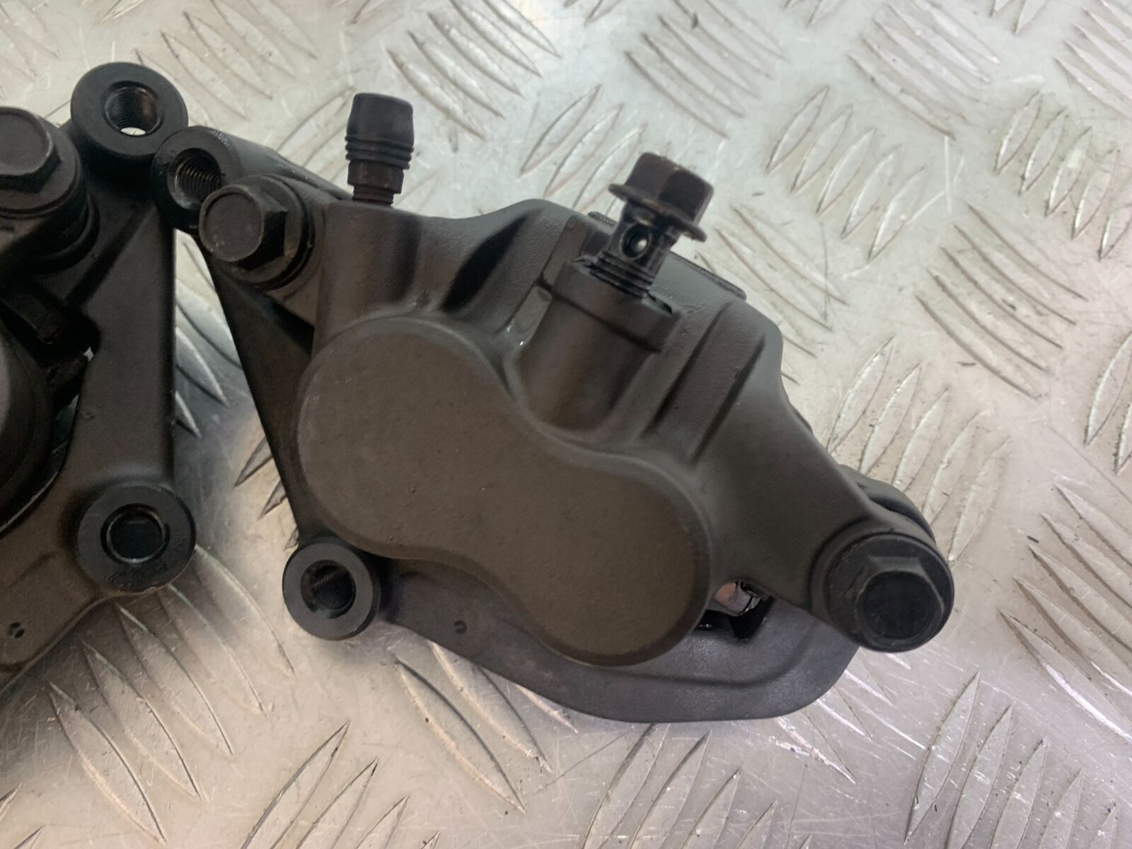 YAMAHA XJ6 XJ6-S FRONT BRAKE CALIPERS   YEAR 2009-2015  (CMB1070)