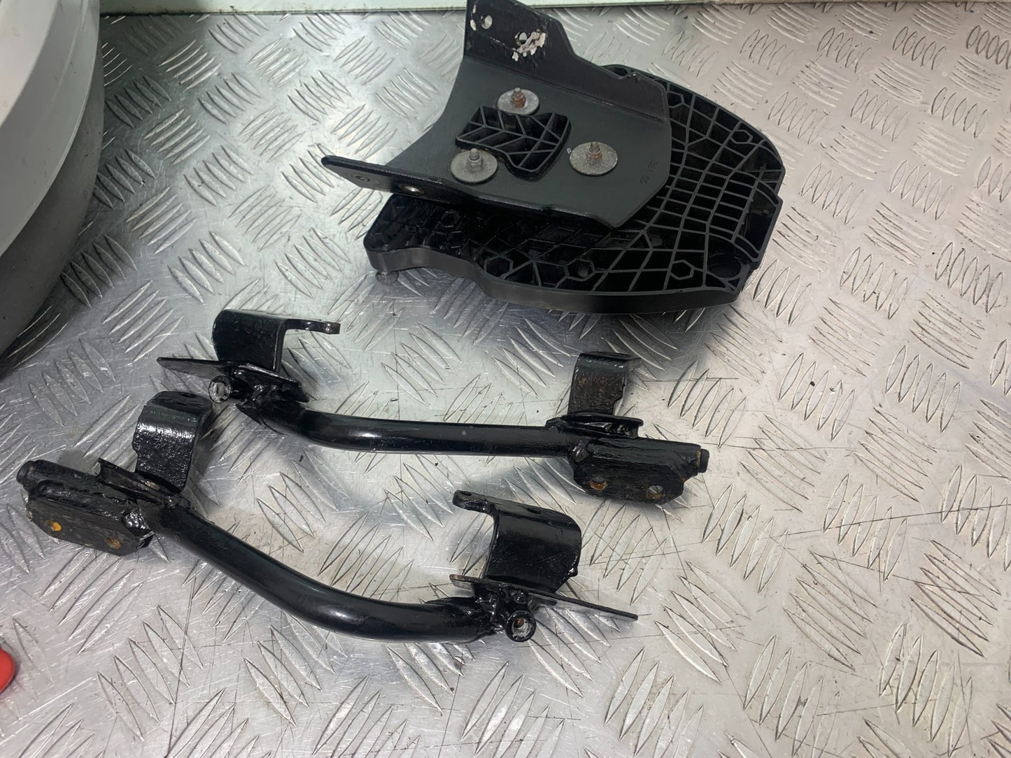 BMW K1300 S K 1300 S GIVI TOP BOX AND RACK  YEAR 2009-16 (CMB1216)