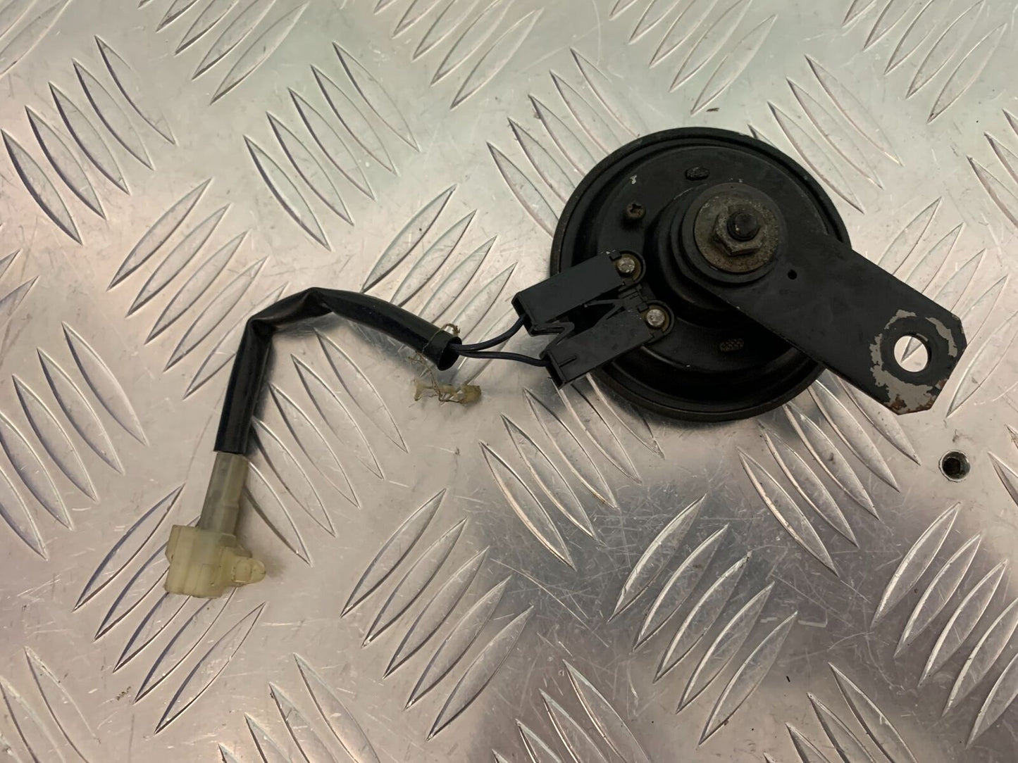 SUZUKI DL 650 V-STROM HORN   YEAR 2006 2011 (STOCK 954)