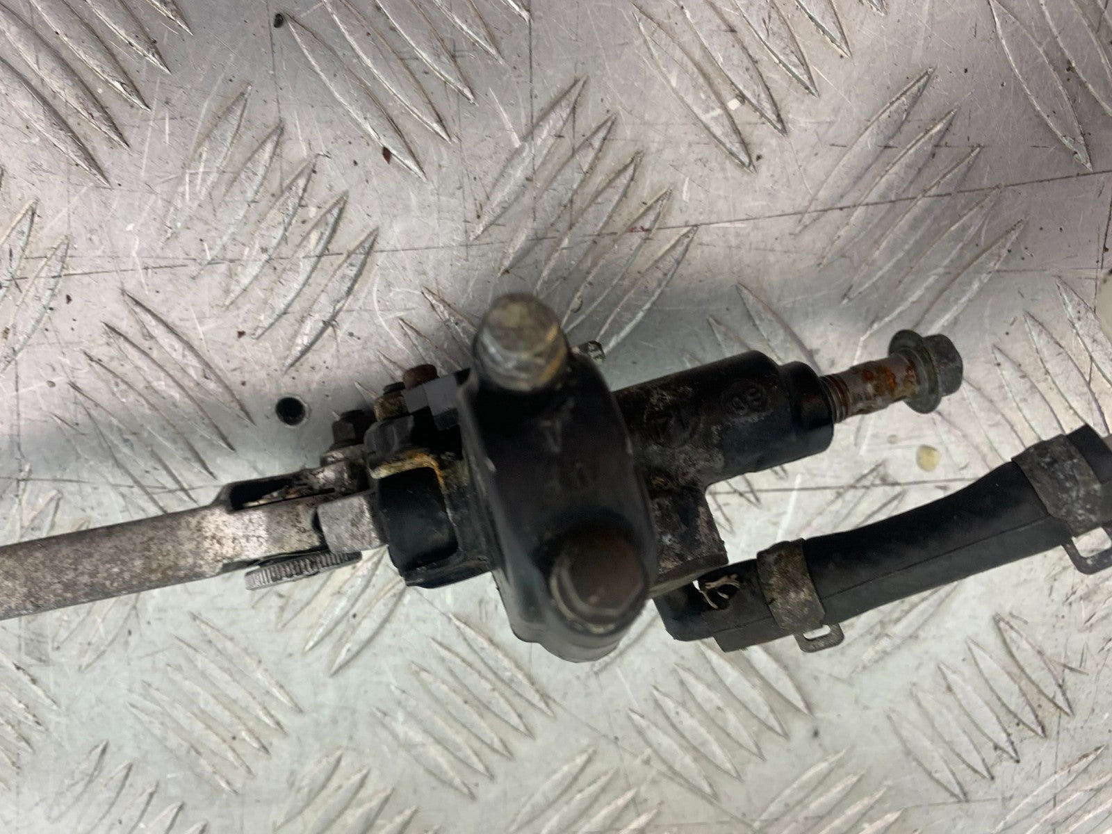 YAMAHA YZF1000 THUNDERACE FRONT BRAKE MASTER CYLINDER  YEAR 1997-2000 (CMB1204)