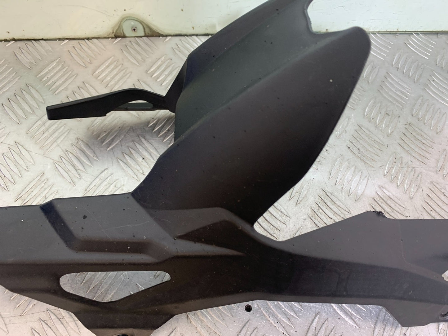 BENELLI BN125 BN 125 REAR HUGGER  YEAR 2018-2021 (CMB1245)