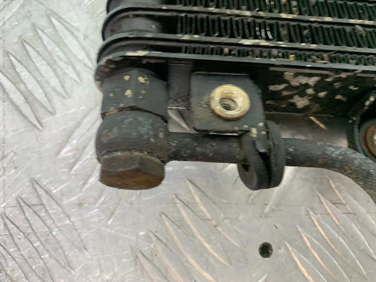 TRIUMPH TROPHY 900 OIL COOLER AND LINES YEAR 1991-95 (CMB1251)
