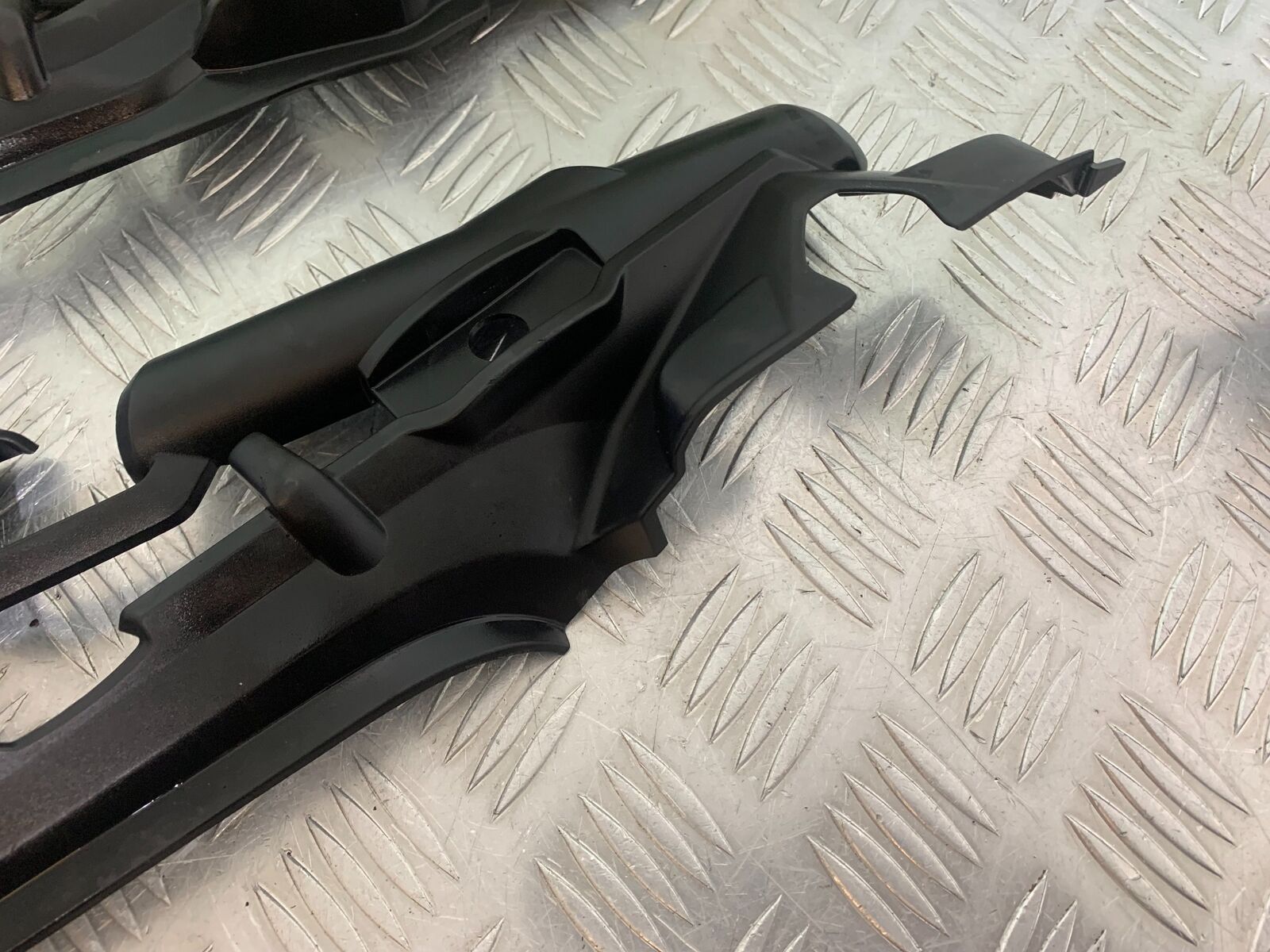 TRIUMPH TIGER 800 LEFT AND RIGHT SIDE INFILL COVERS  YEAR 2011-2014 (CMB1113)