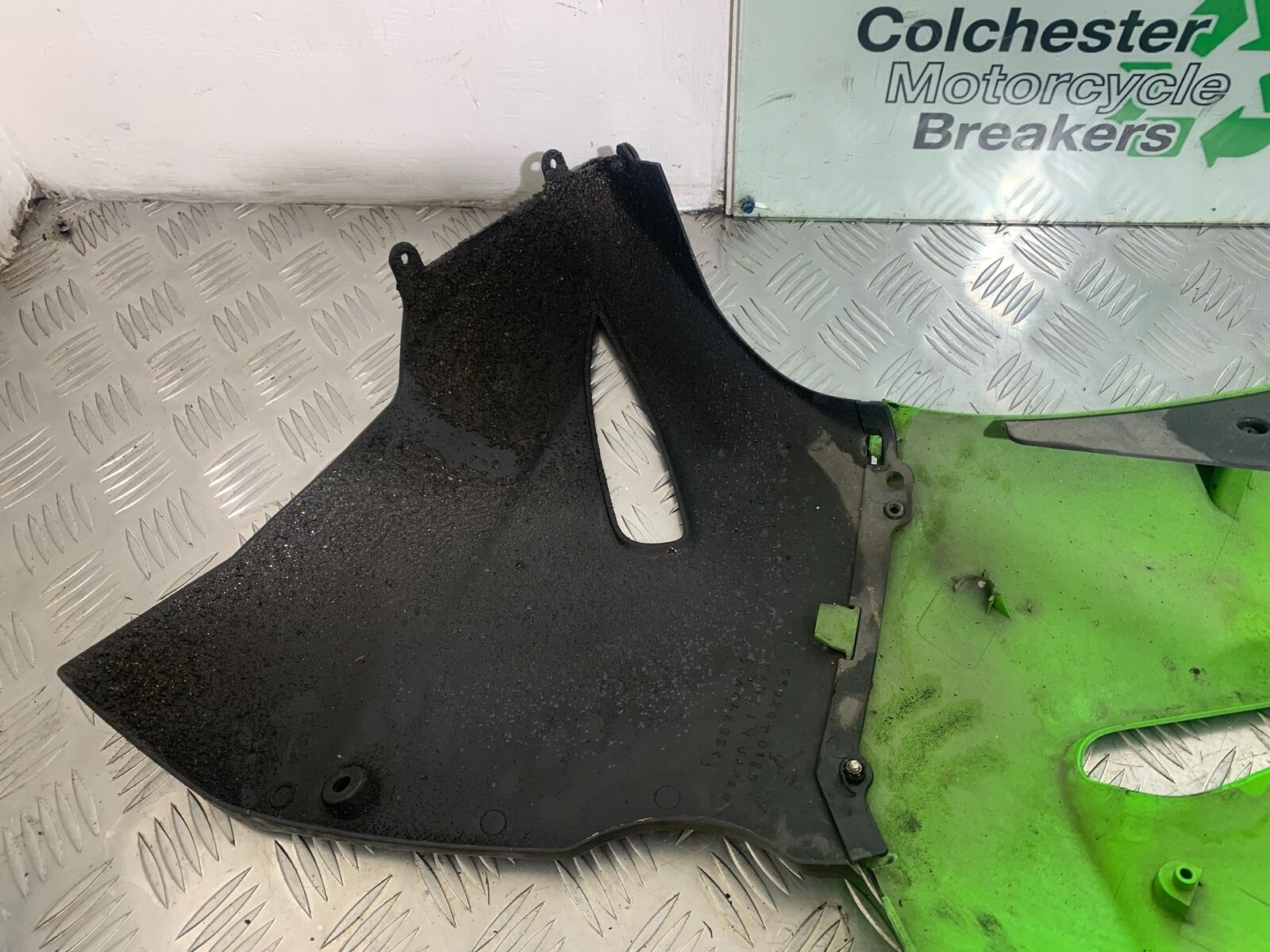 KAWASAKI ER6 F RIGHT FAIRING PANEL  YEAR 2005-2008 (CMB1098)