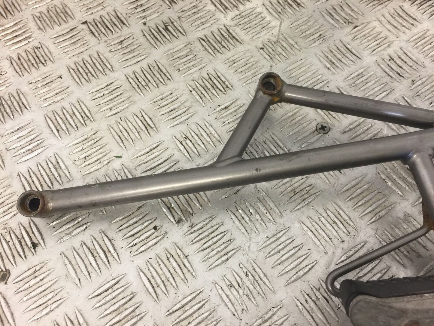 KAWASAKI 650 VERSYS RIGHT REAR HANGER AND PEG  YEAR 2011 (STOCK 478) ABS
