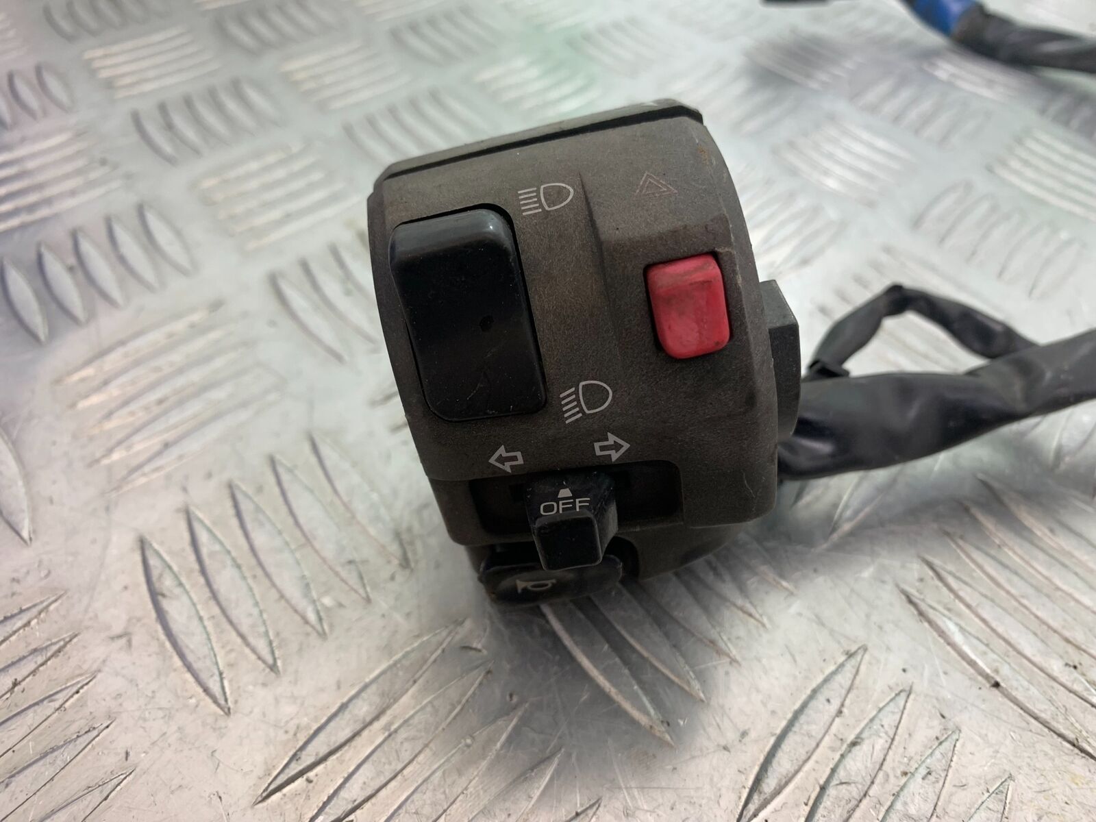 KAWASAKI Z750 Z 750 LEFT SWITCH GEAR  YEAR 2004-2006  (CMB1104)