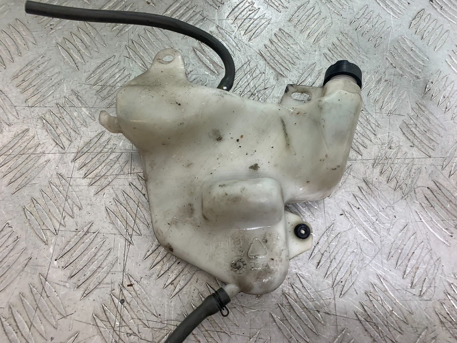APRILIA RSV1000 R FACTORY MILLE COOLANT BOTTLE    2004-09 (CMB1203)