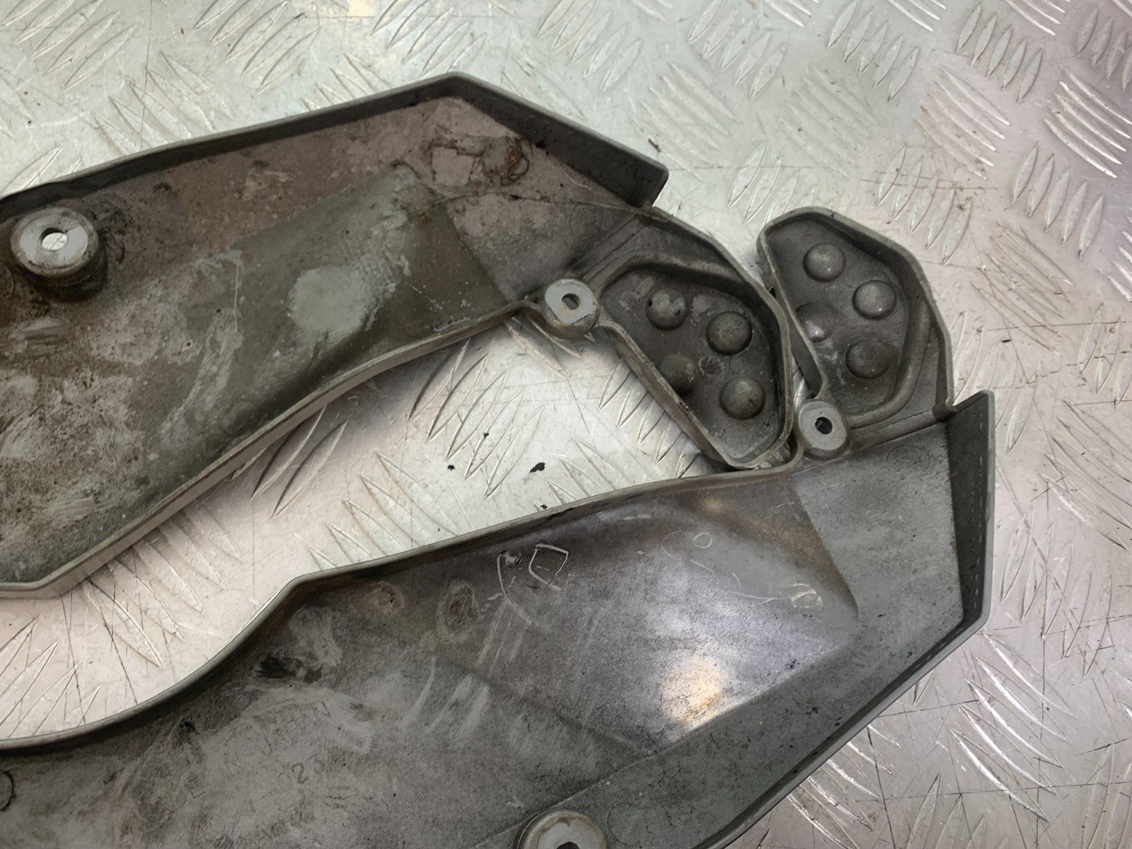 KAWASAKI Z750 Z 750 LEFT AND RIGHT FRAME COVERS  YEAR 2004-2006  (CMB1234)