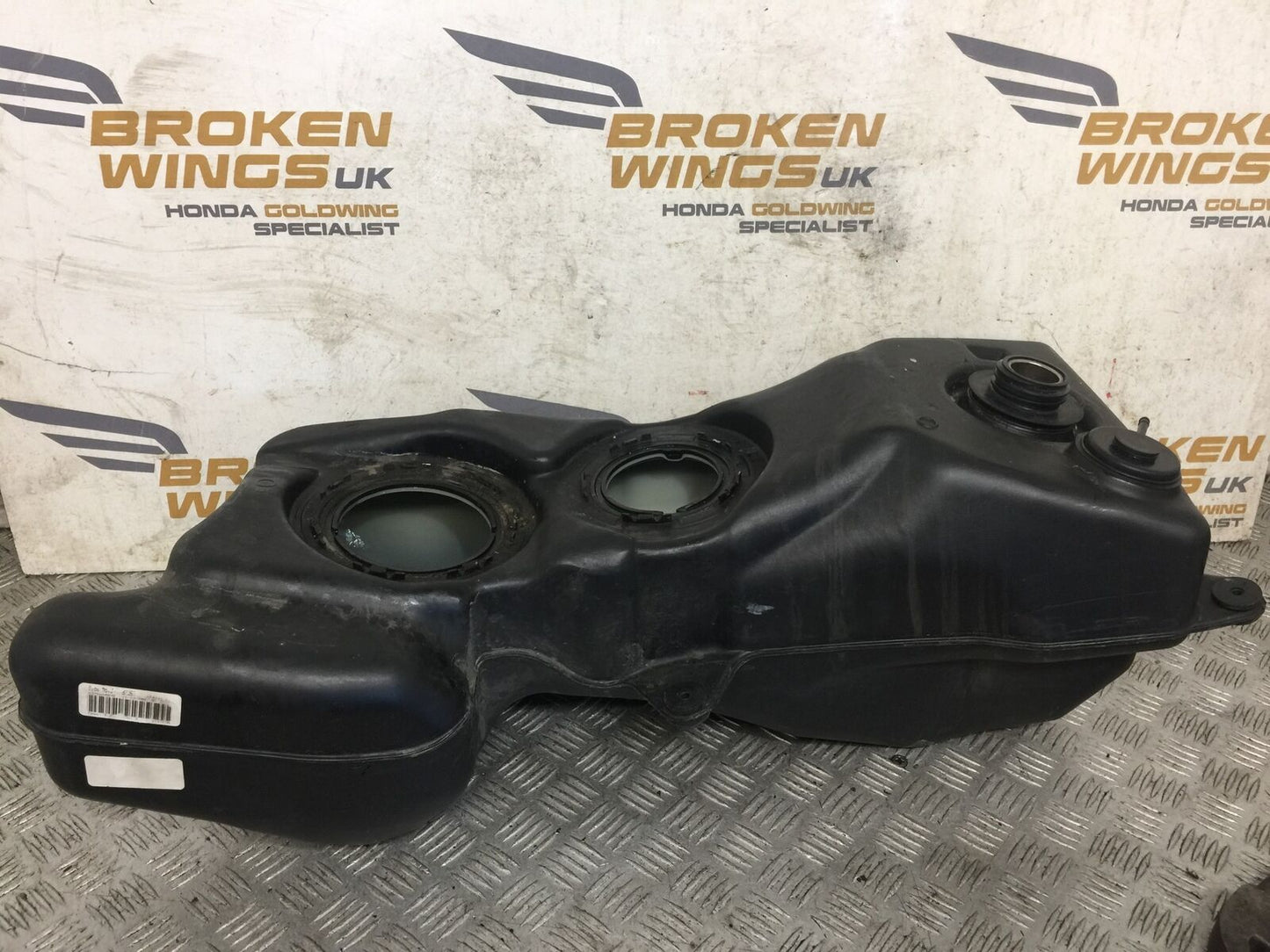 HONDA GL1800 GL 1800 PETROL TANK  YEAR 2004-10 ABS (STOCK 890)